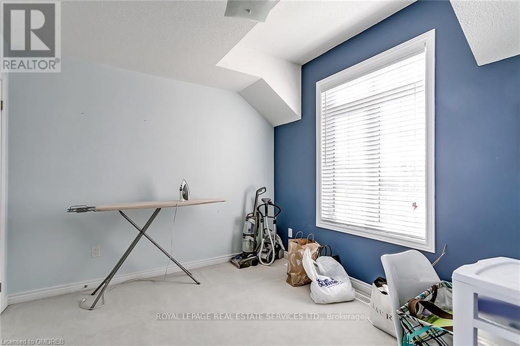 












2464 QUETICO CRESCENT

,
Oakville,




Ontario
L6M0R4

