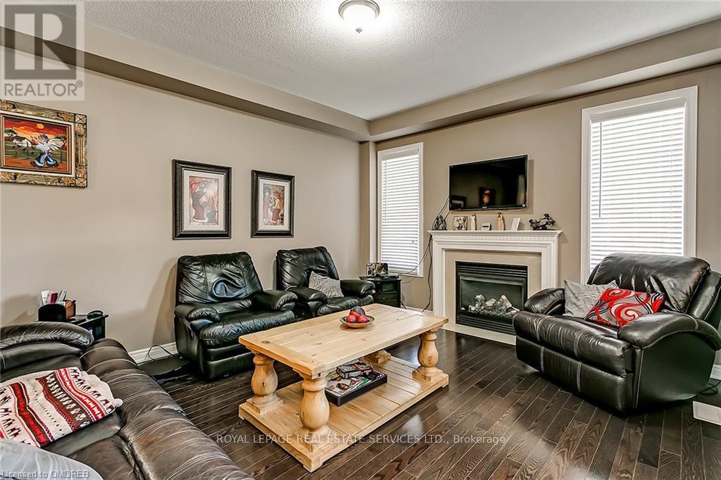 












2464 QUETICO CRESCENT

,
Oakville,




Ontario
L6M0R4

