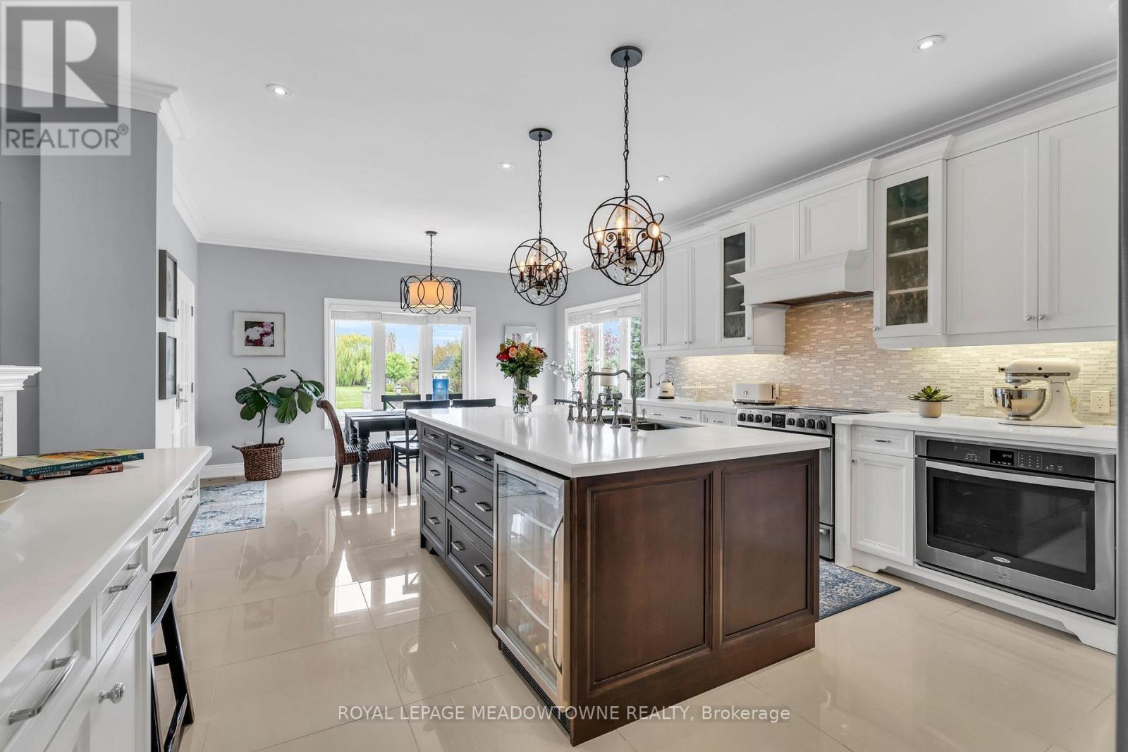 












12 EVERGLADE DRIVE

,
Brampton,




Ontario
L6P0R2


