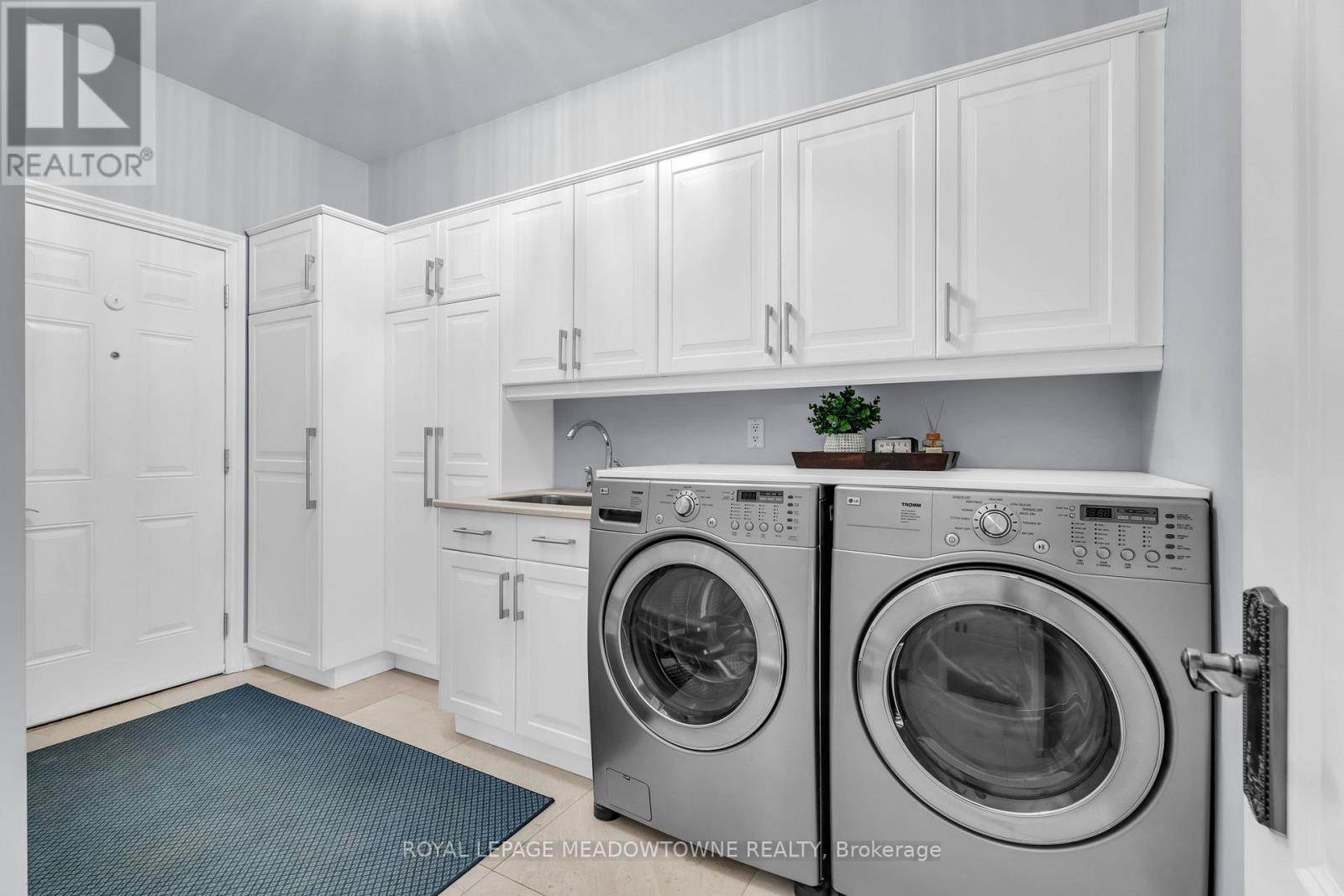 












12 EVERGLADE DRIVE

,
Brampton,




Ontario
L6P0R2

