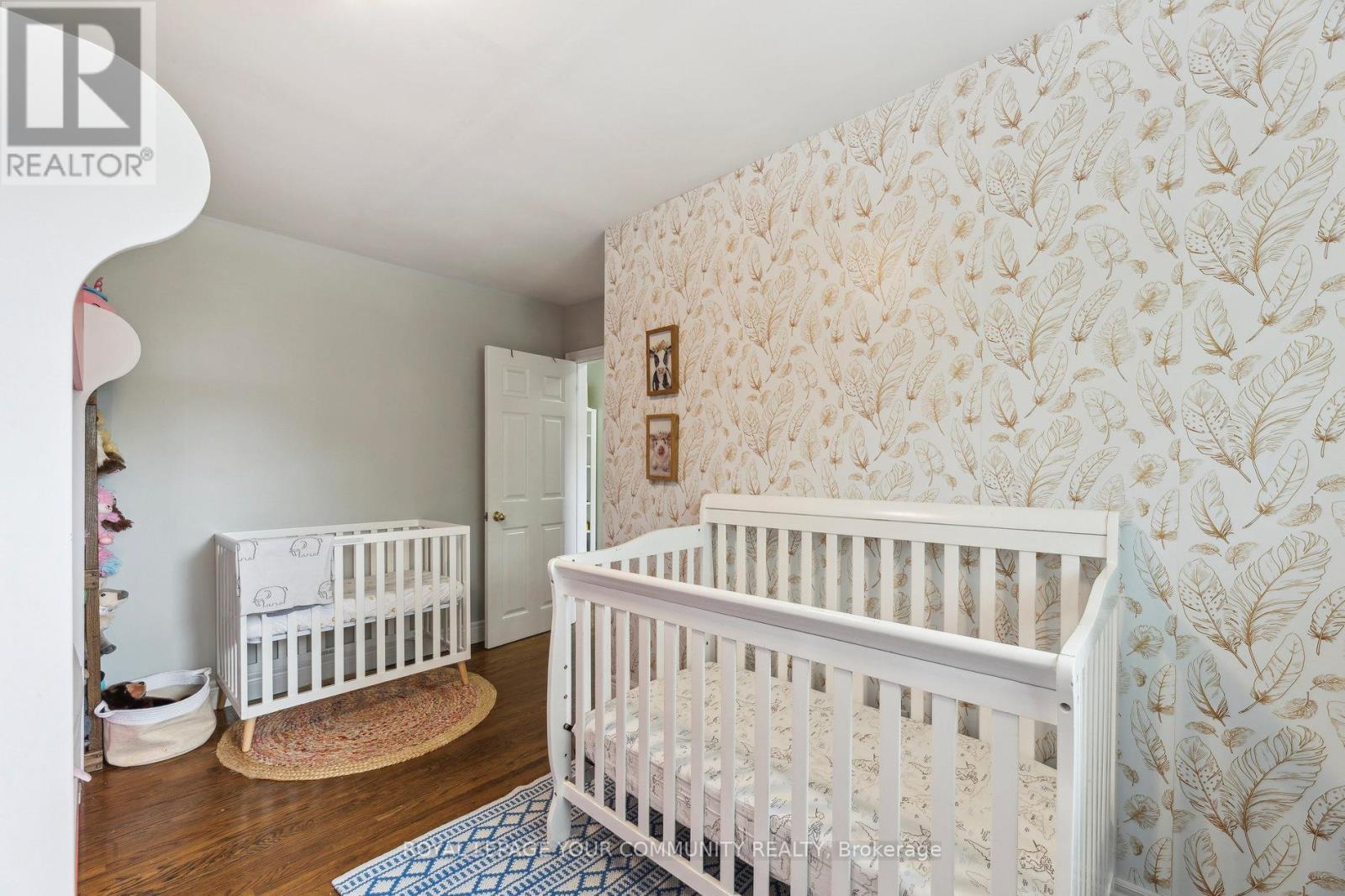 












1094 SOMERVILLE STREET

,
Oshawa,




Ontario
L1G4K5


