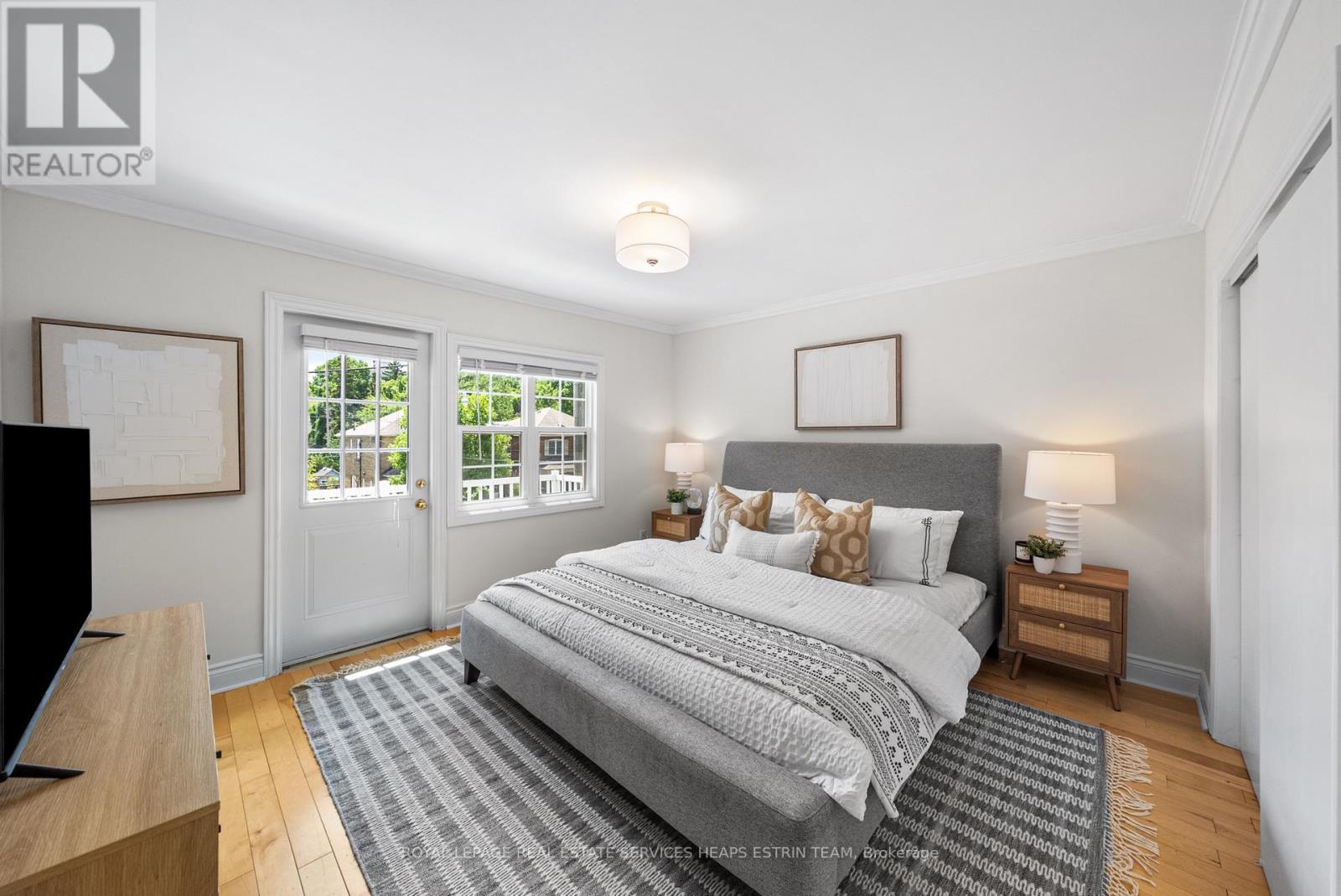 












284 BROADWAY AVENUE

,
Toronto,




Ontario
M4P1W3

