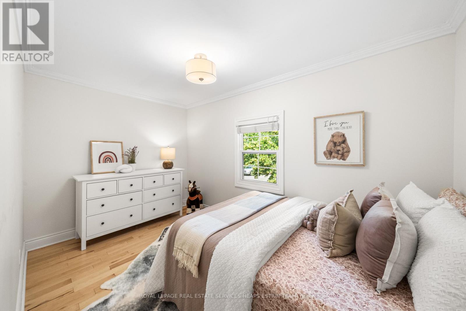 












284 BROADWAY AVENUE

,
Toronto,




Ontario
M4P1W3


