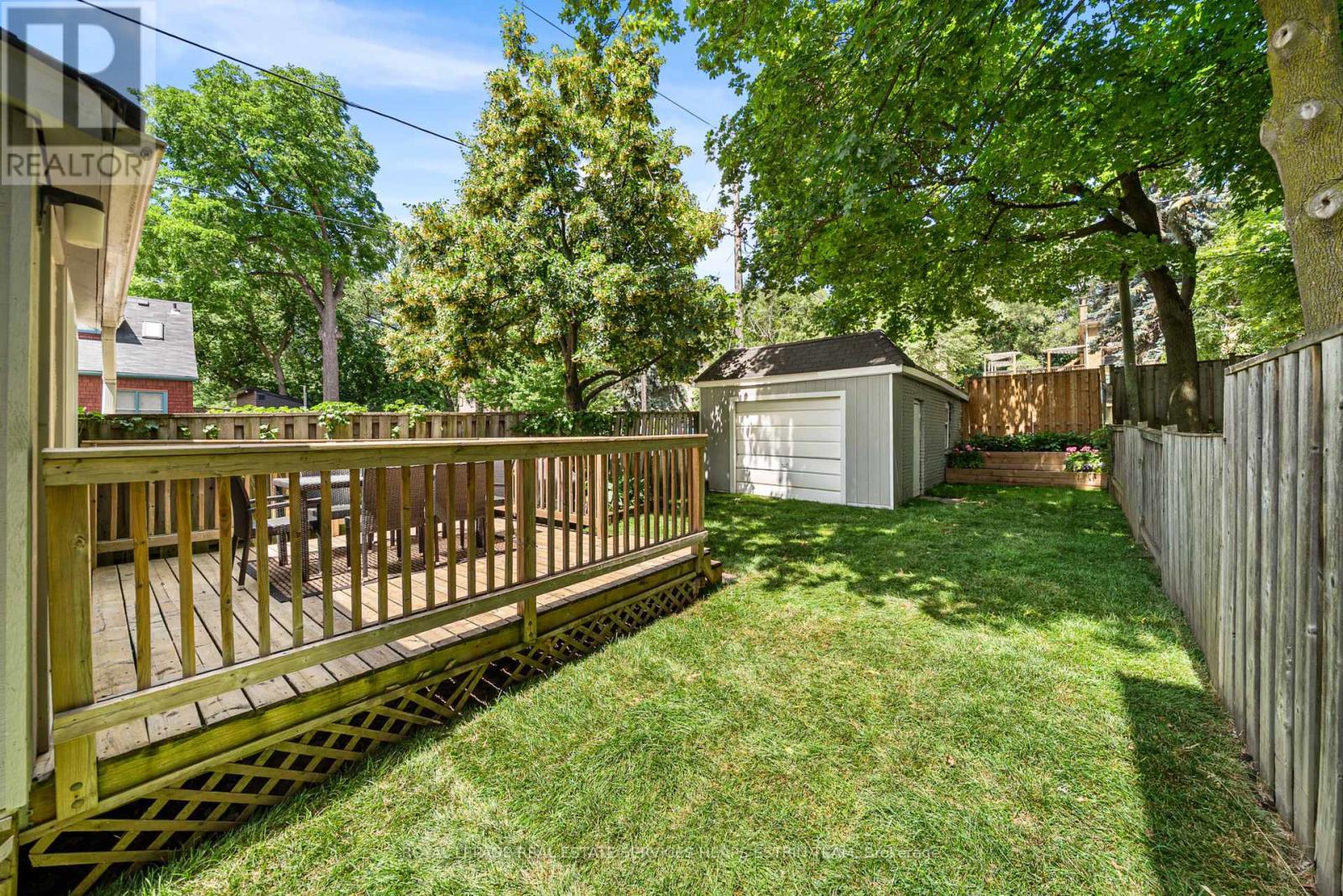 












284 BROADWAY AVENUE

,
Toronto,




Ontario
M4P1W3

