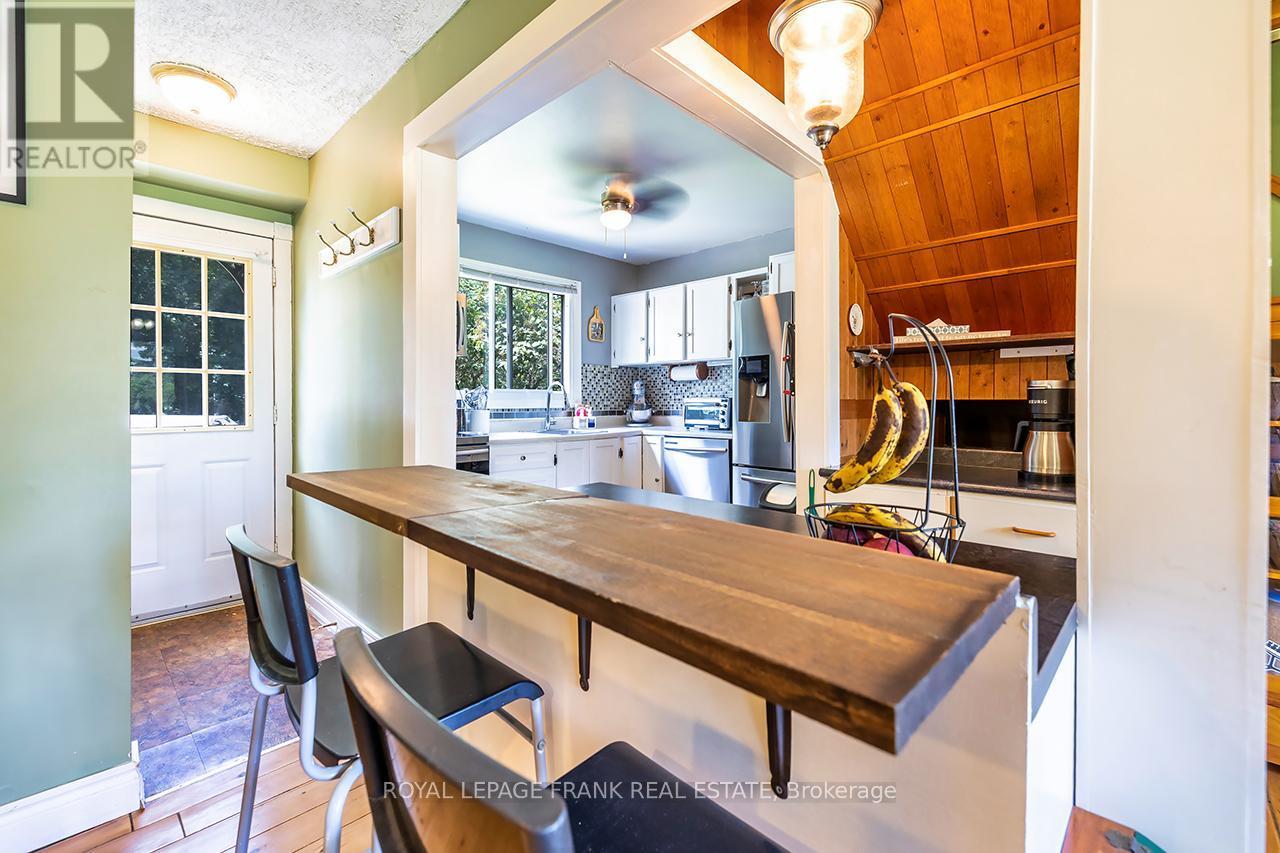 












16 SHELLEY DRIVE

,
Kawartha Lakes (Mariposa),




Ontario
K0M2C0

