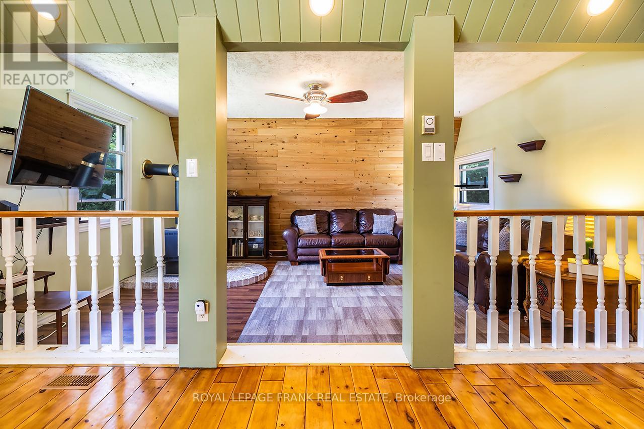 












16 SHELLEY DRIVE

,
Kawartha Lakes (Mariposa),




Ontario
K0M2C0

