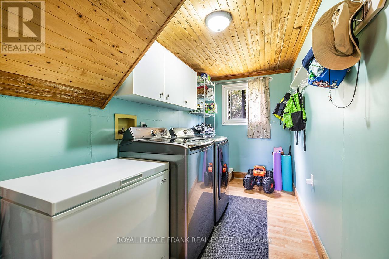 












16 SHELLEY DRIVE

,
Kawartha Lakes (Mariposa),




Ontario
K0M2C0

