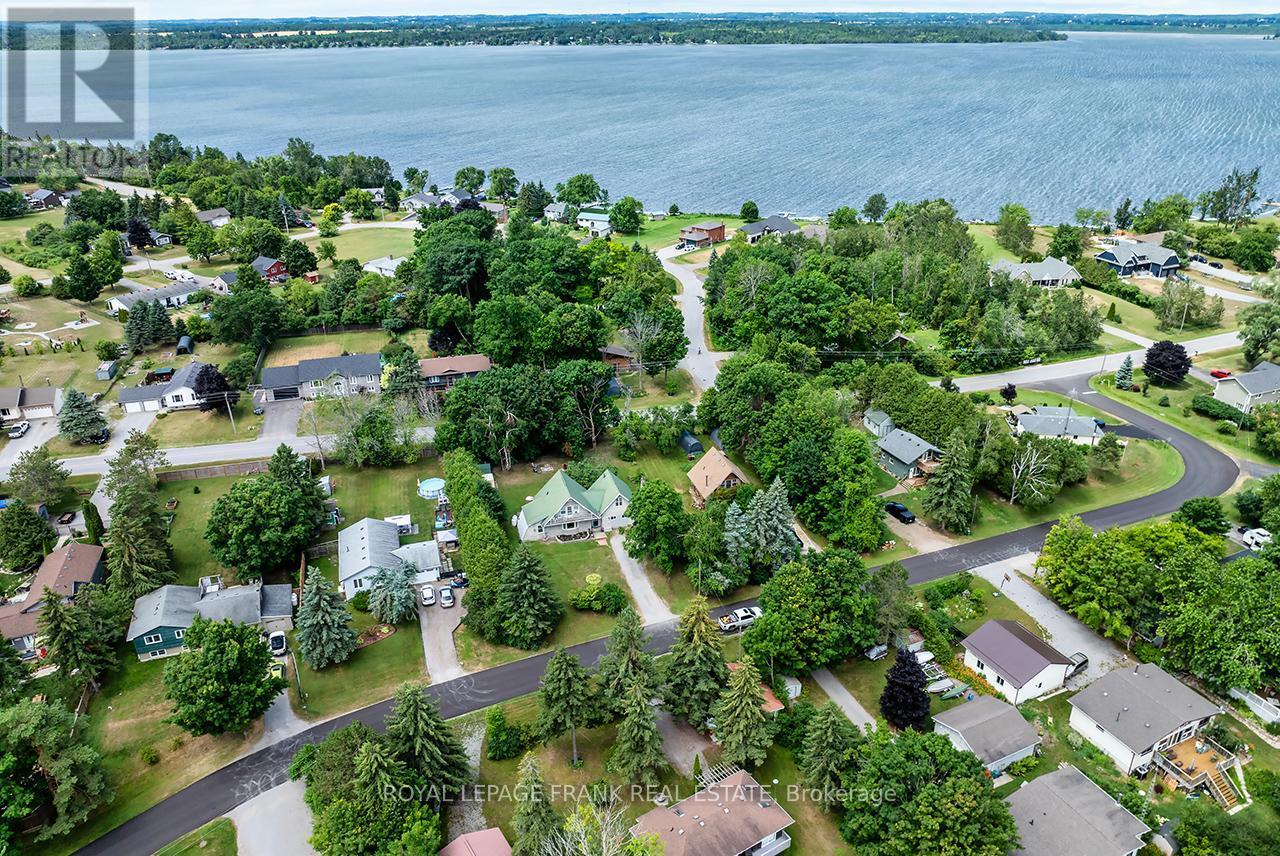 












16 SHELLEY DRIVE

,
Kawartha Lakes (Mariposa),




Ontario
K0M2C0

