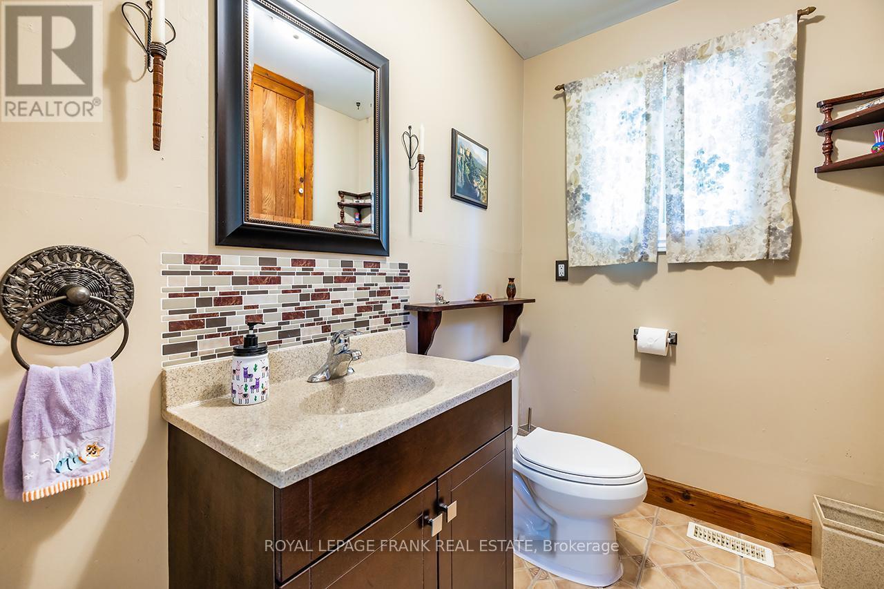 












16 SHELLEY DRIVE

,
Kawartha Lakes (Mariposa),




Ontario
K0M2C0

