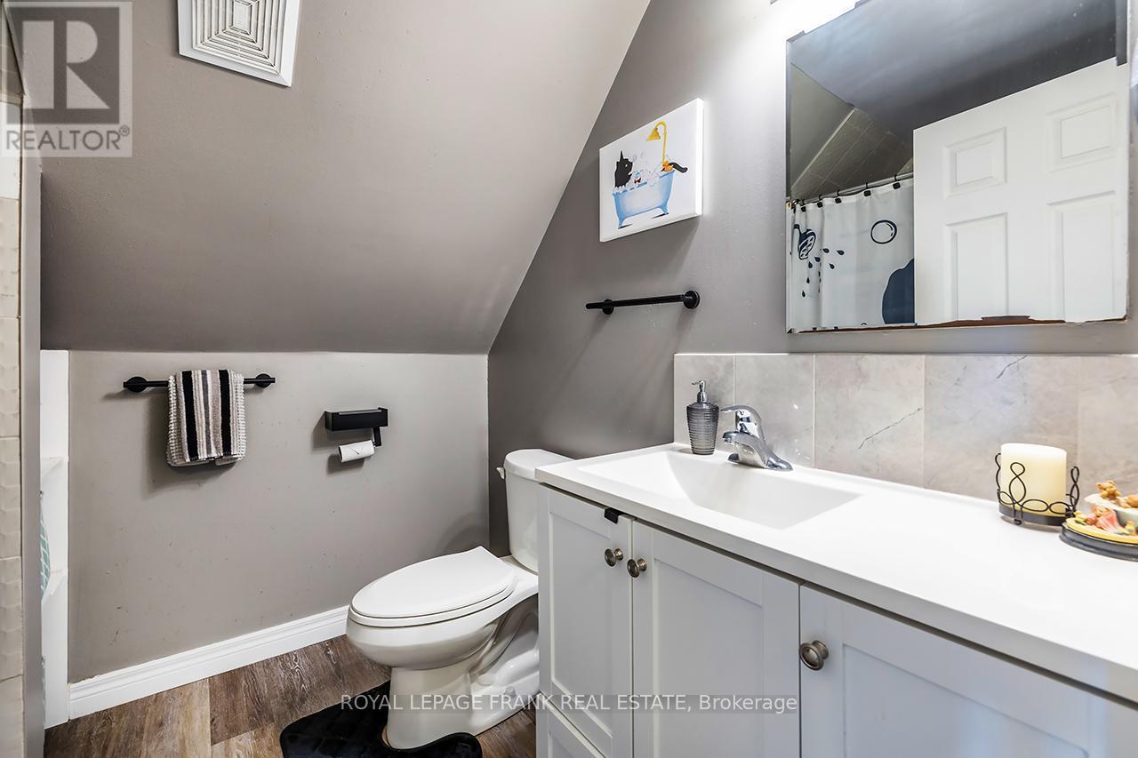 












16 SHELLEY DRIVE

,
Kawartha Lakes (Mariposa),




Ontario
K0M2C0

