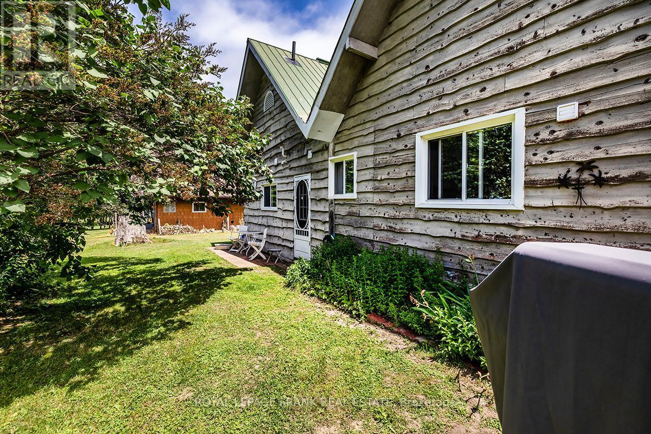 












16 SHELLEY DRIVE

,
Kawartha Lakes (Mariposa),




Ontario
K0M2C0

