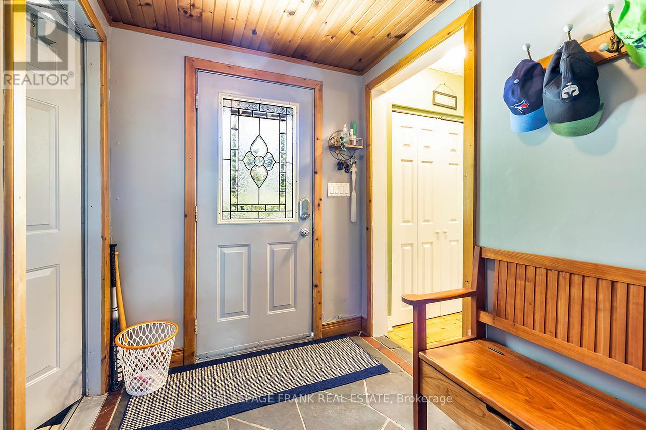 












16 SHELLEY DRIVE

,
Kawartha Lakes (Mariposa),




Ontario
K0M2C0

