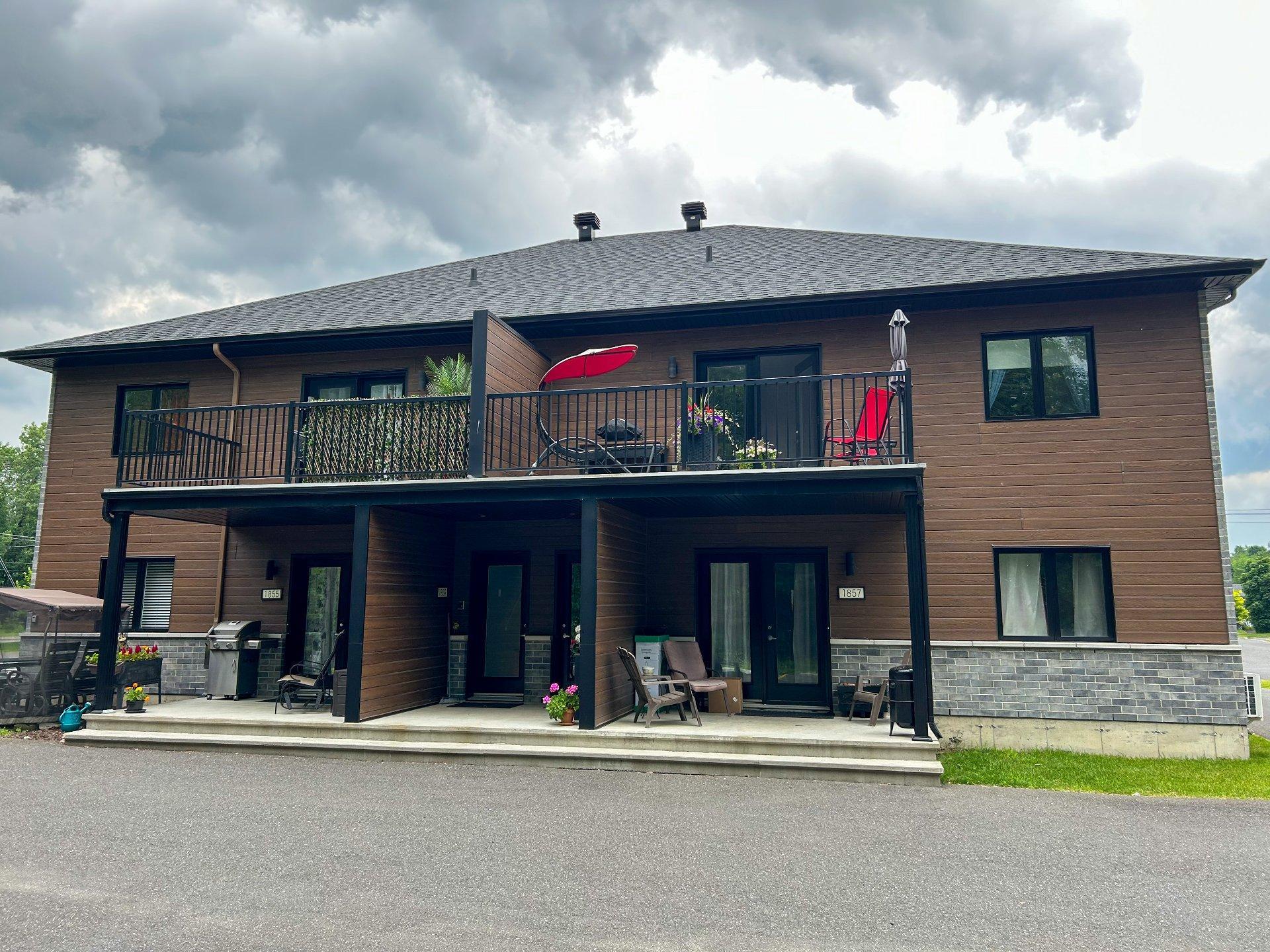 









1855

 - 1861


Av. du Marais-Ombragé

,
Drummondville,




QC
J2C0B5

