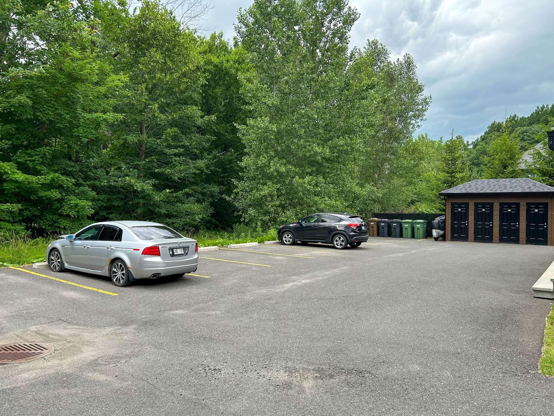 









1855

 - 1861


Av. du Marais-Ombragé

,
Drummondville,




QC
J2C0B5


