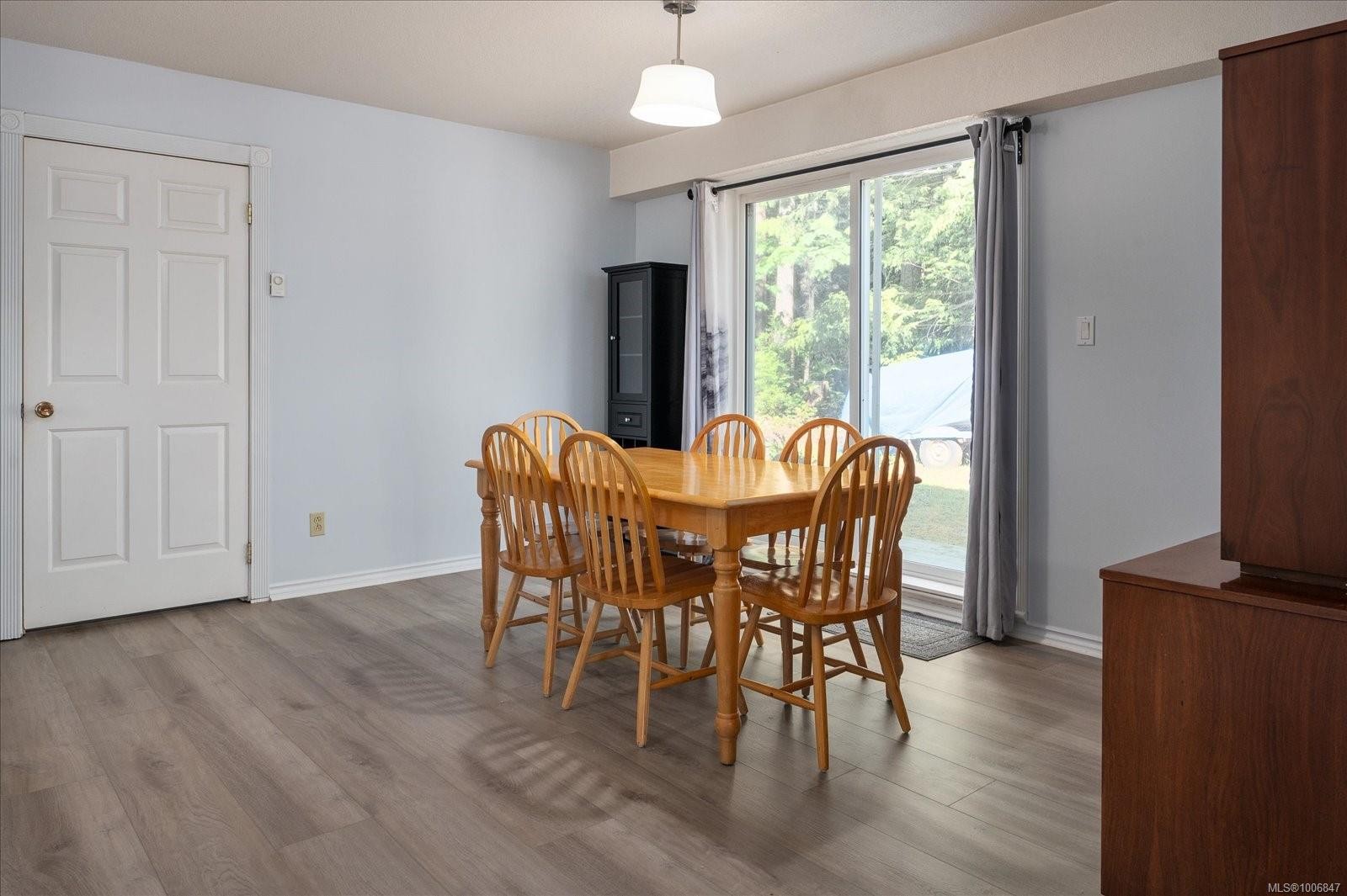 









4672


Thompson Clarke

Dr East,
Bowser,




BC
V0R 1G0

