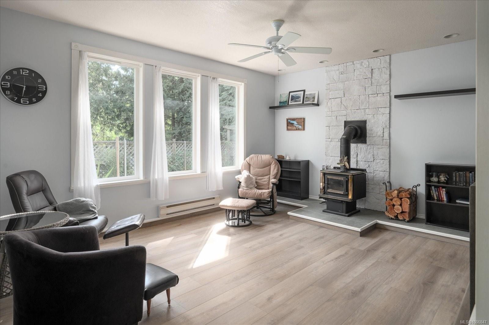 









4672


Thompson Clarke

Dr East,
Bowser,




BC
V0R 1G0

