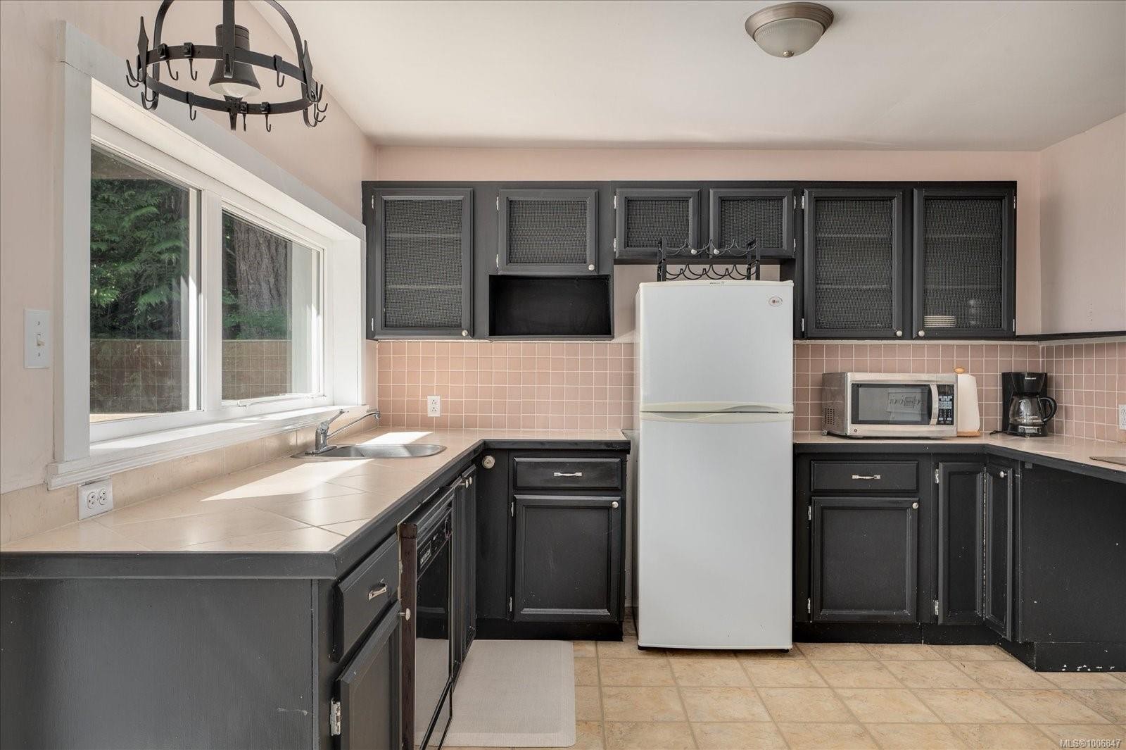 









4672


Thompson Clarke

Dr East,
Bowser,




BC
V0R 1G0

