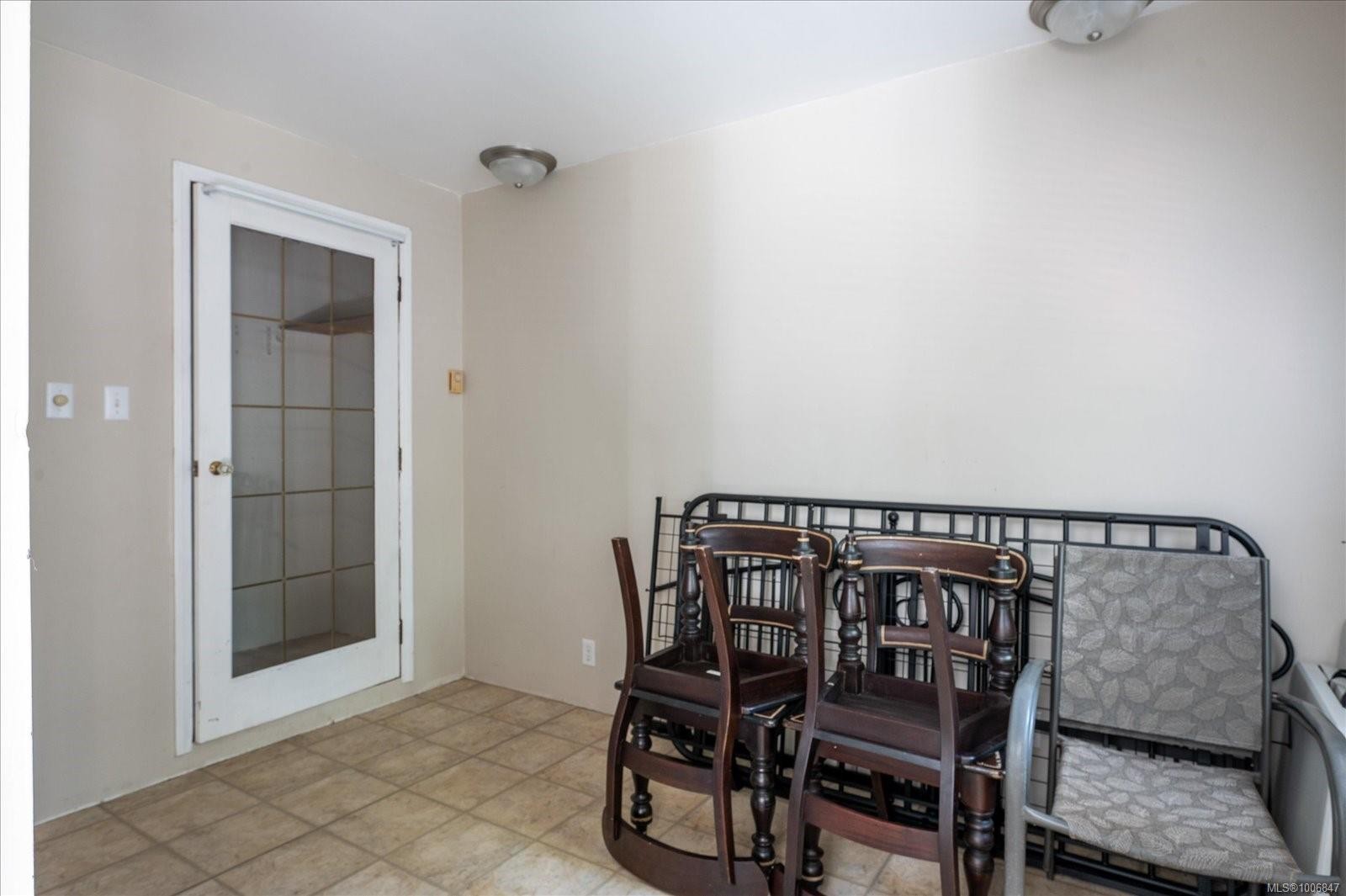 









4672


Thompson Clarke

Dr East,
Bowser,




BC
V0R 1G0

