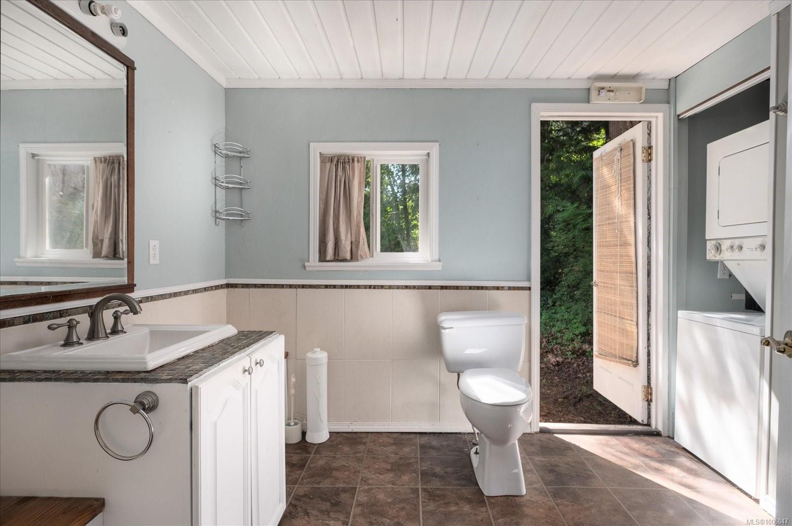 









4672


Thompson Clarke

Dr East,
Bowser,




BC
V0R 1G0

