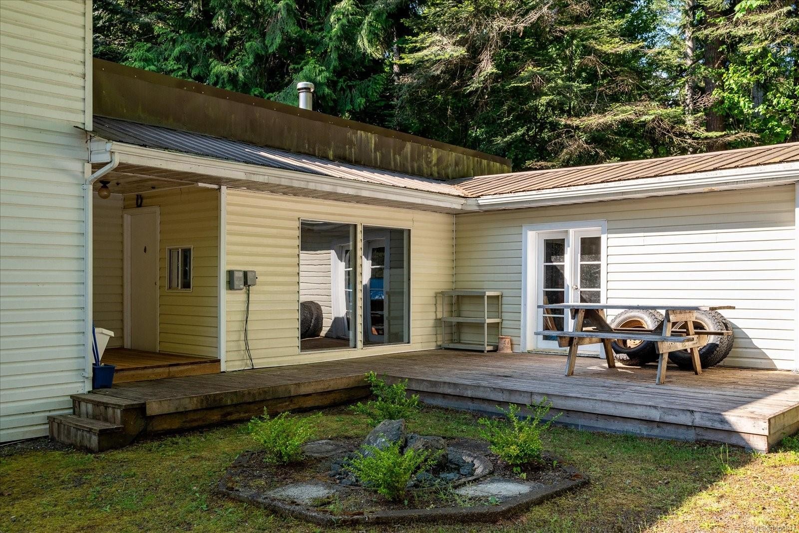 









4672


Thompson Clarke

Dr East,
Bowser,




BC
V0R 1G0

