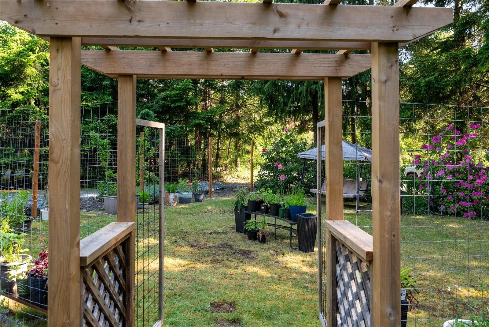









4672


Thompson Clarke

Dr East,
Bowser,




BC
V0R 1G0

