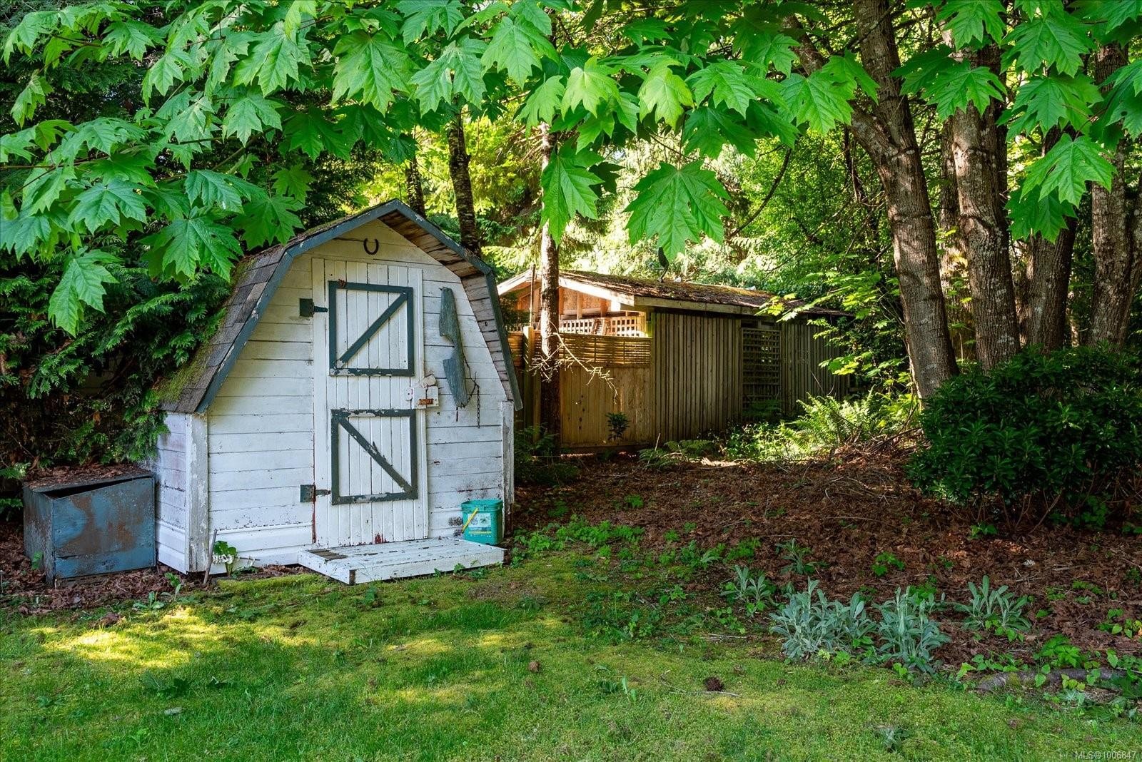 









4672


Thompson Clarke

Dr East,
Bowser,




BC
V0R 1G0

