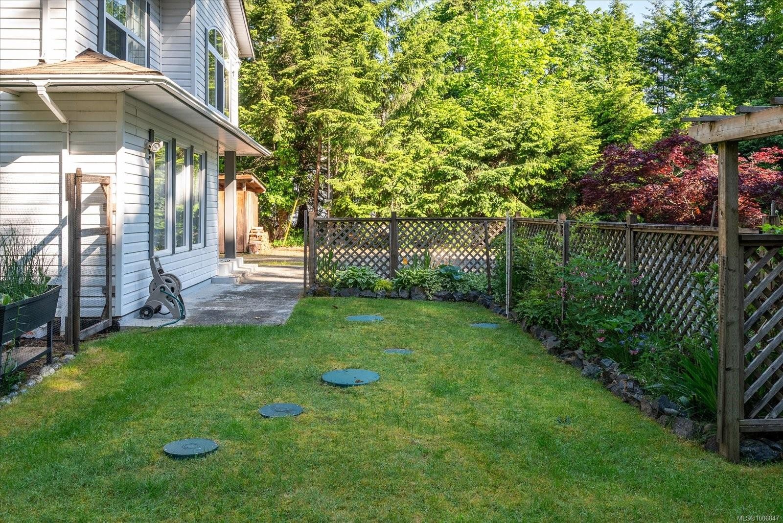 









4672


Thompson Clarke

Dr East,
Bowser,




BC
V0R 1G0

