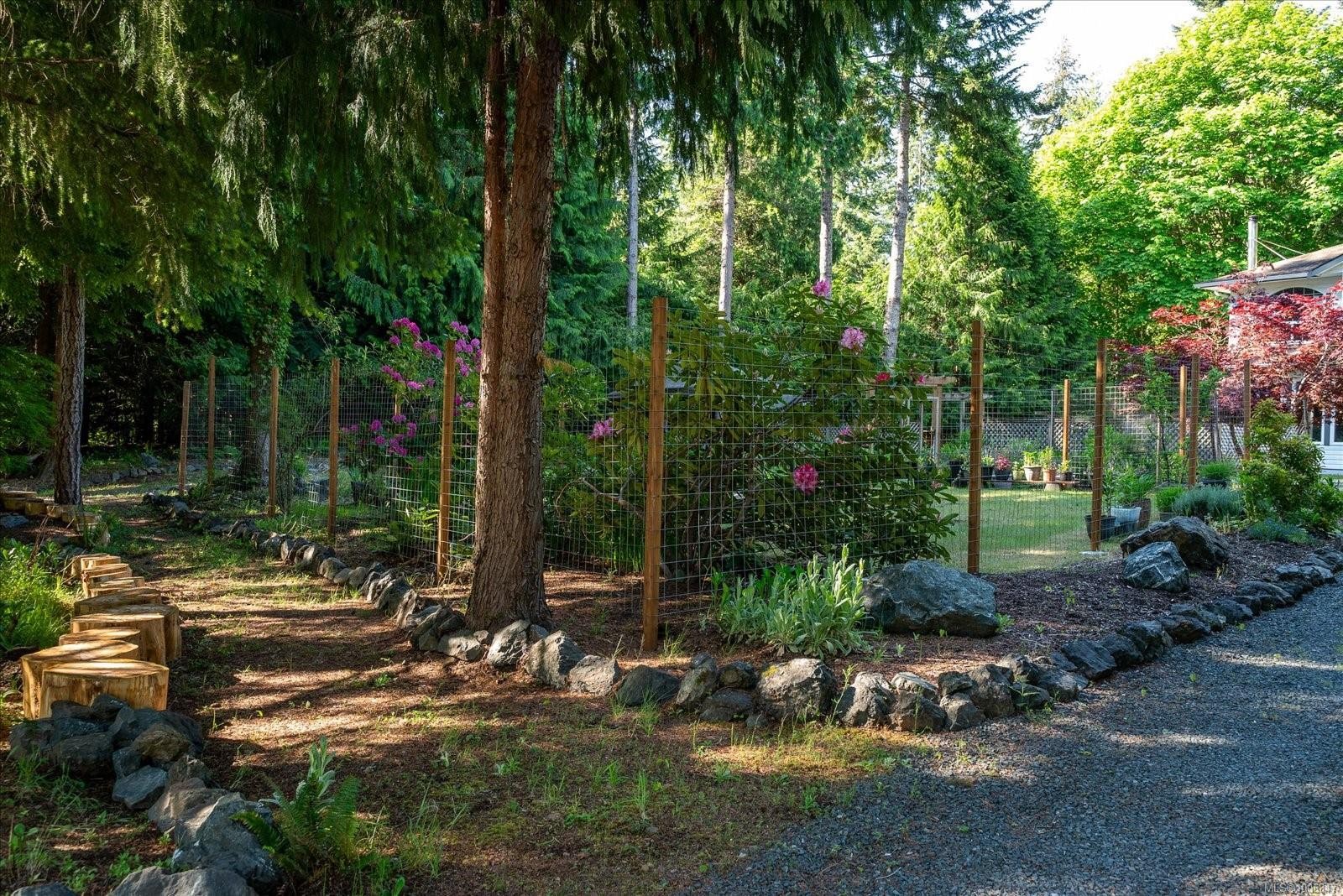









4672


Thompson Clarke

Dr East,
Bowser,




BC
V0R 1G0

