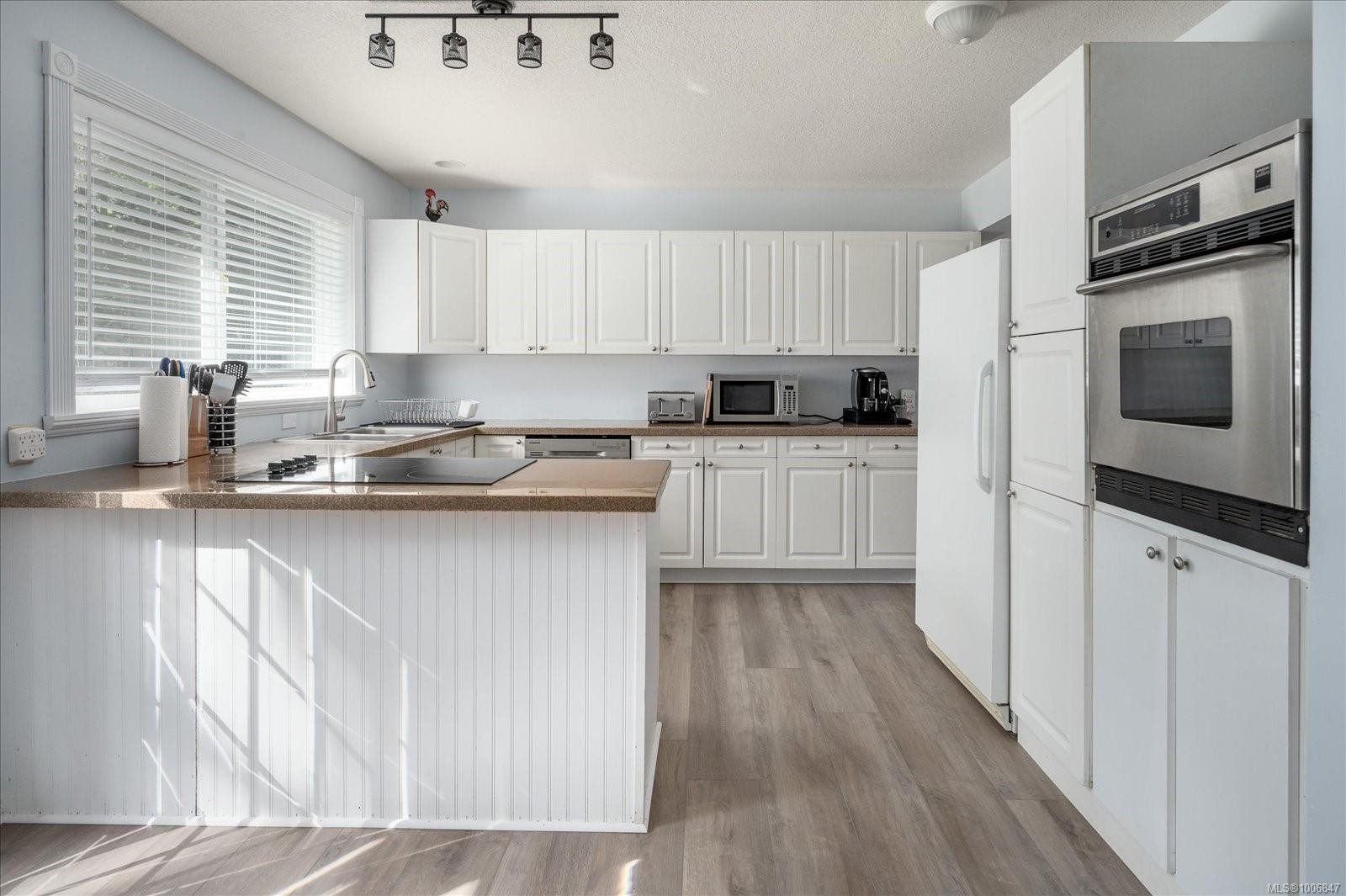 









4672


Thompson Clarke

Dr East,
Bowser,




BC
V0R 1G0

