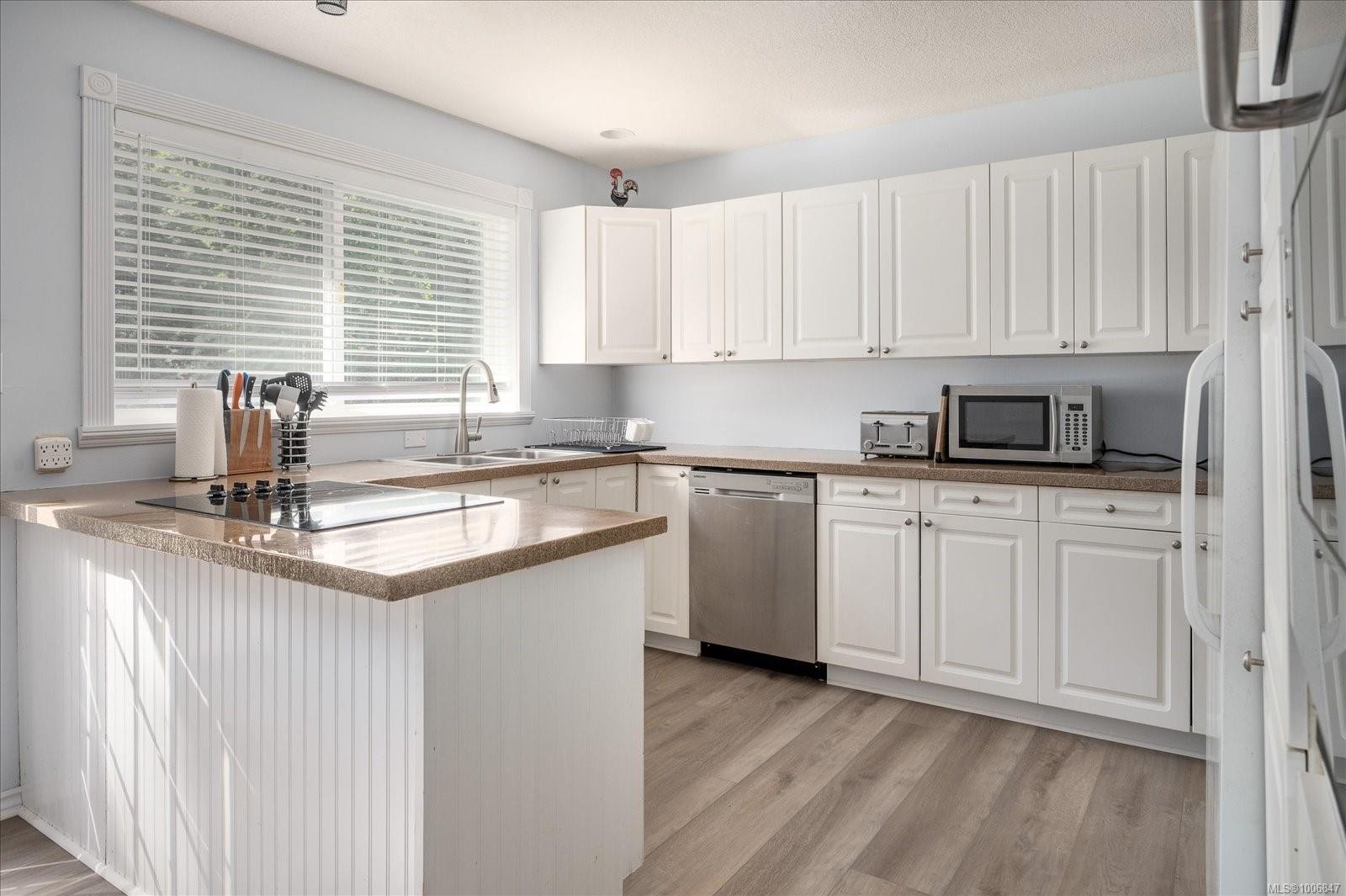









4672


Thompson Clarke

Dr East,
Bowser,




BC
V0R 1G0

