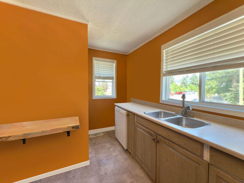 









1802


31

Street,
Vernon,




BC
V1T 5G9

