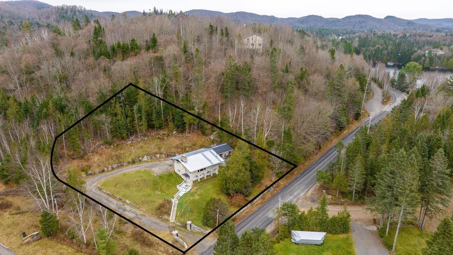 









2659

 - 2661


Ch. du Village

,
Saint-Adolphe-d'Howard,




QC
J0T2B0

