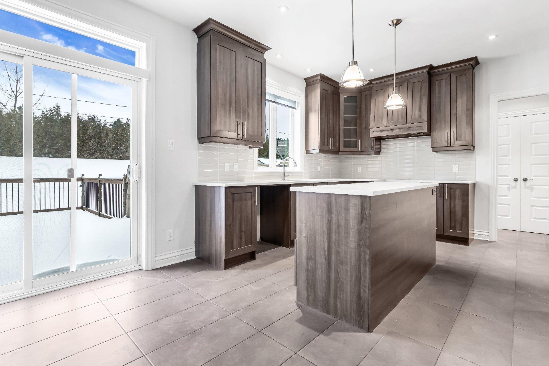 









33


Rue des Cerisiers

,
Vaudreuil-Dorion,




QC
J7V0K1

