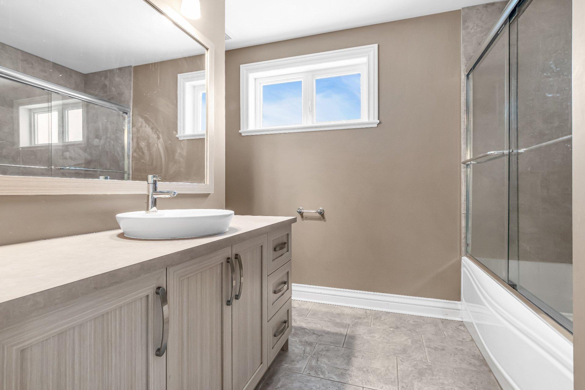 









33


Rue des Cerisiers

,
Vaudreuil-Dorion,




QC
J7V0K1

