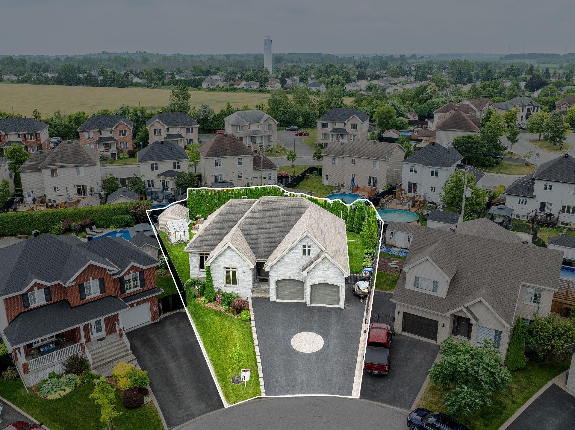 









198


Rue Brossard

,
Saint-Constant,




QC
J5A0B4


