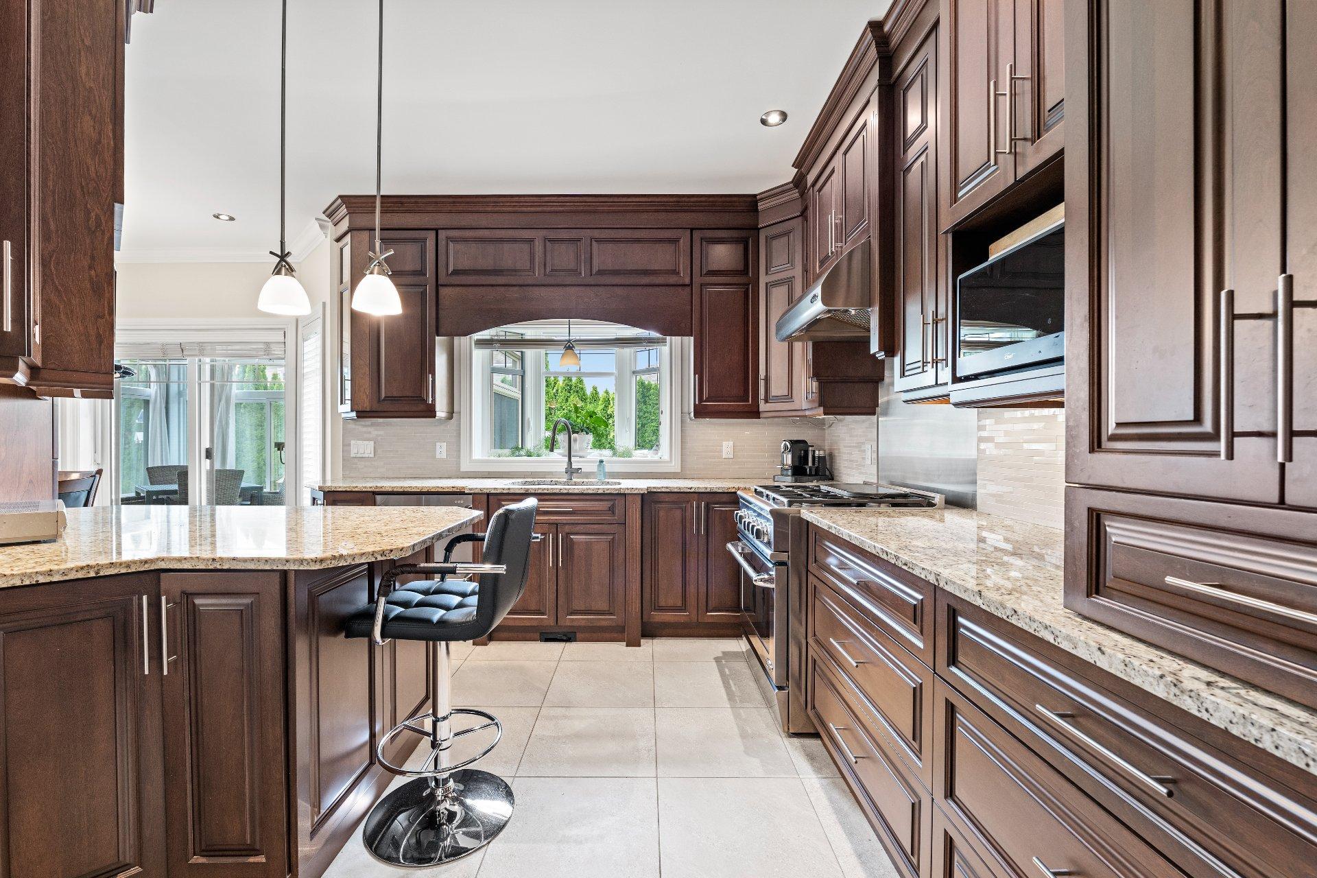 









198


Rue Brossard

,
Saint-Constant,




QC
J5A0B4

