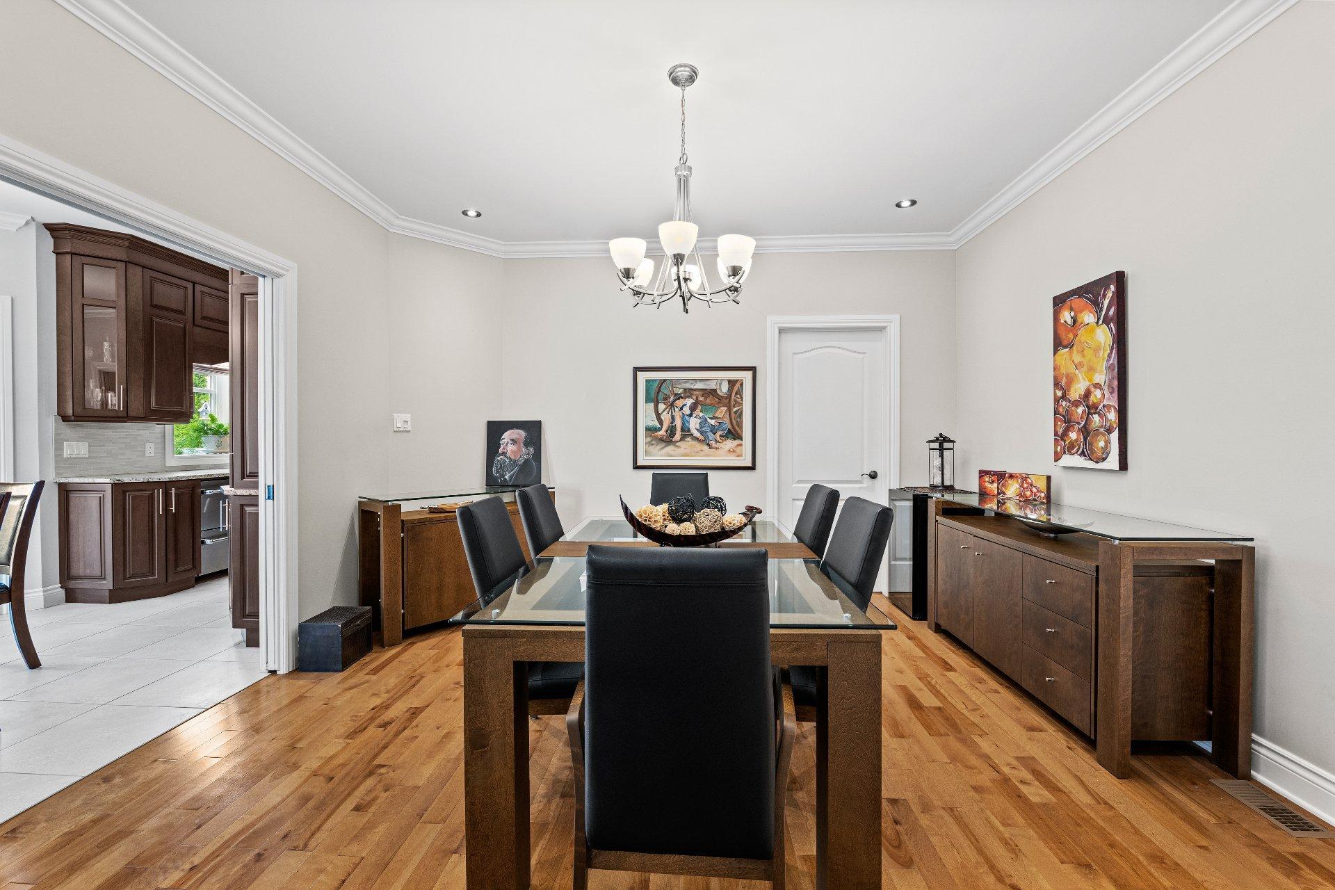 









198


Rue Brossard

,
Saint-Constant,




QC
J5A0B4

