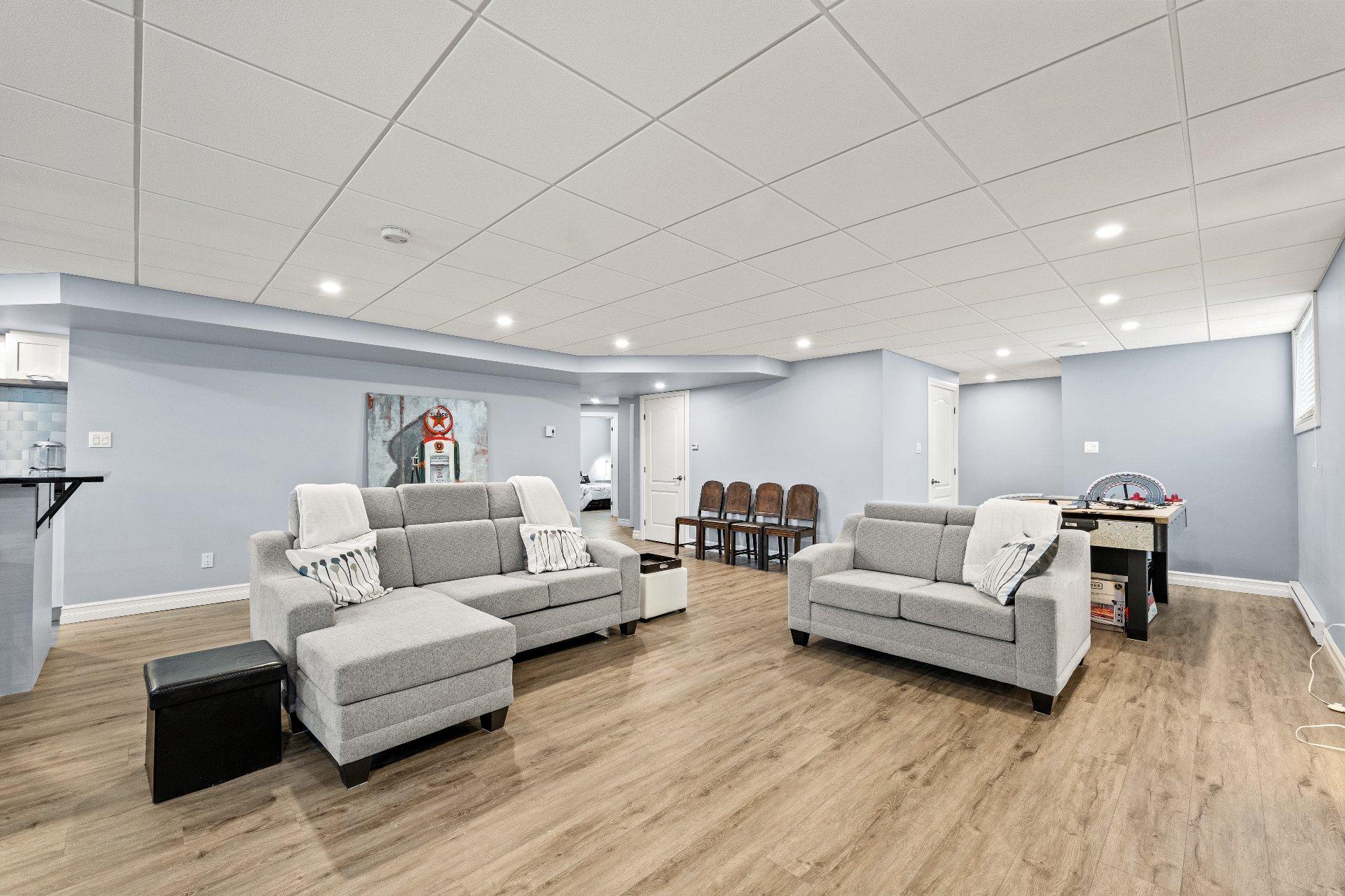









198


Rue Brossard

,
Saint-Constant,




QC
J5A0B4


