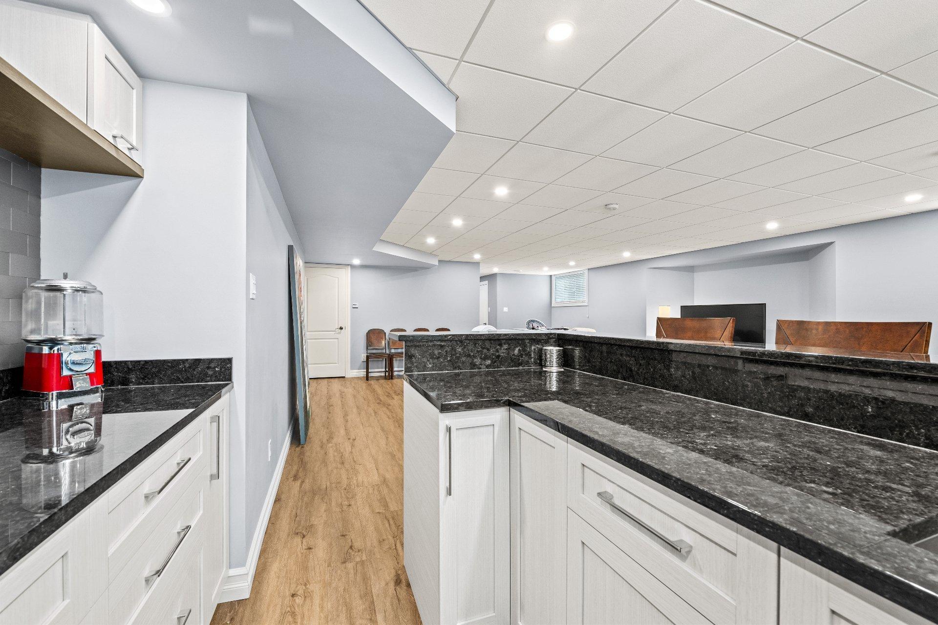 









198


Rue Brossard

,
Saint-Constant,




QC
J5A0B4

