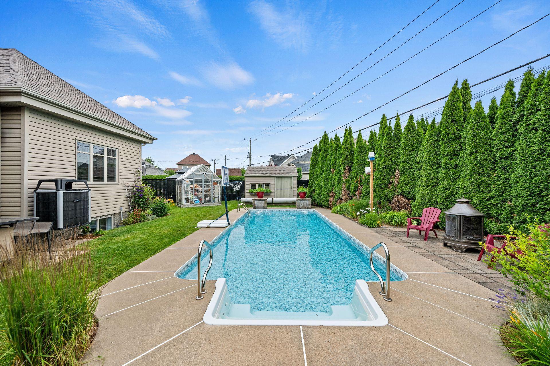 









198


Rue Brossard

,
Saint-Constant,




QC
J5A0B4

