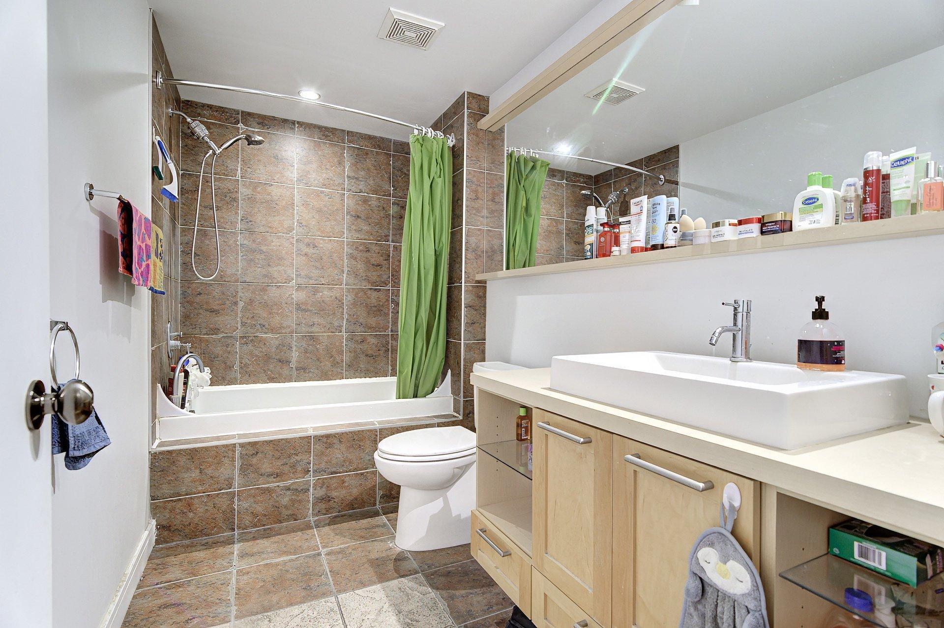 









1100


Rue Jeanne-Mance

, 306,
Montréal (Ville-Marie),




QC
H2Z1L7

