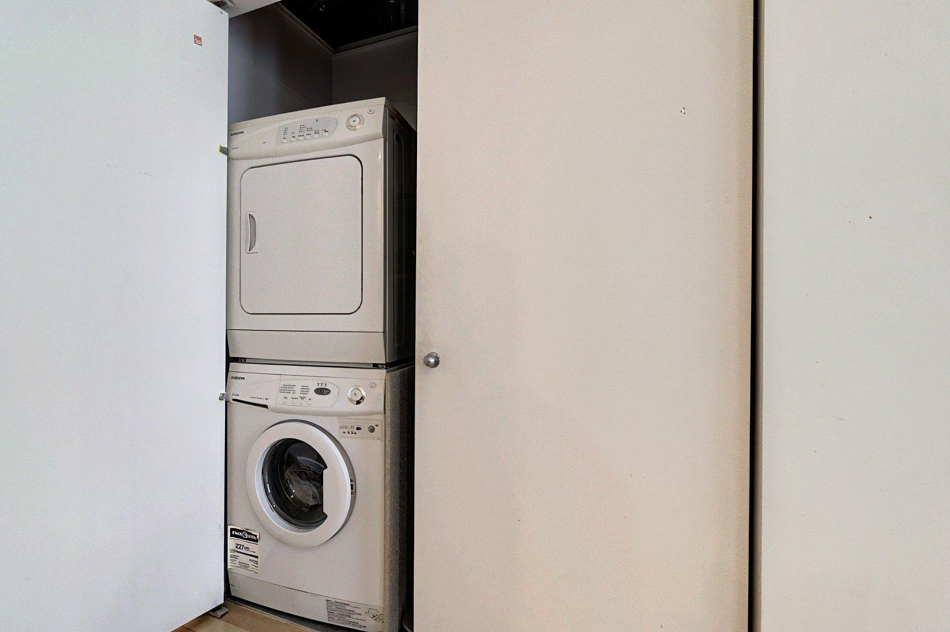 









1100


Rue Jeanne-Mance

, 306,
Montréal (Ville-Marie),




QC
H2Z1L7

