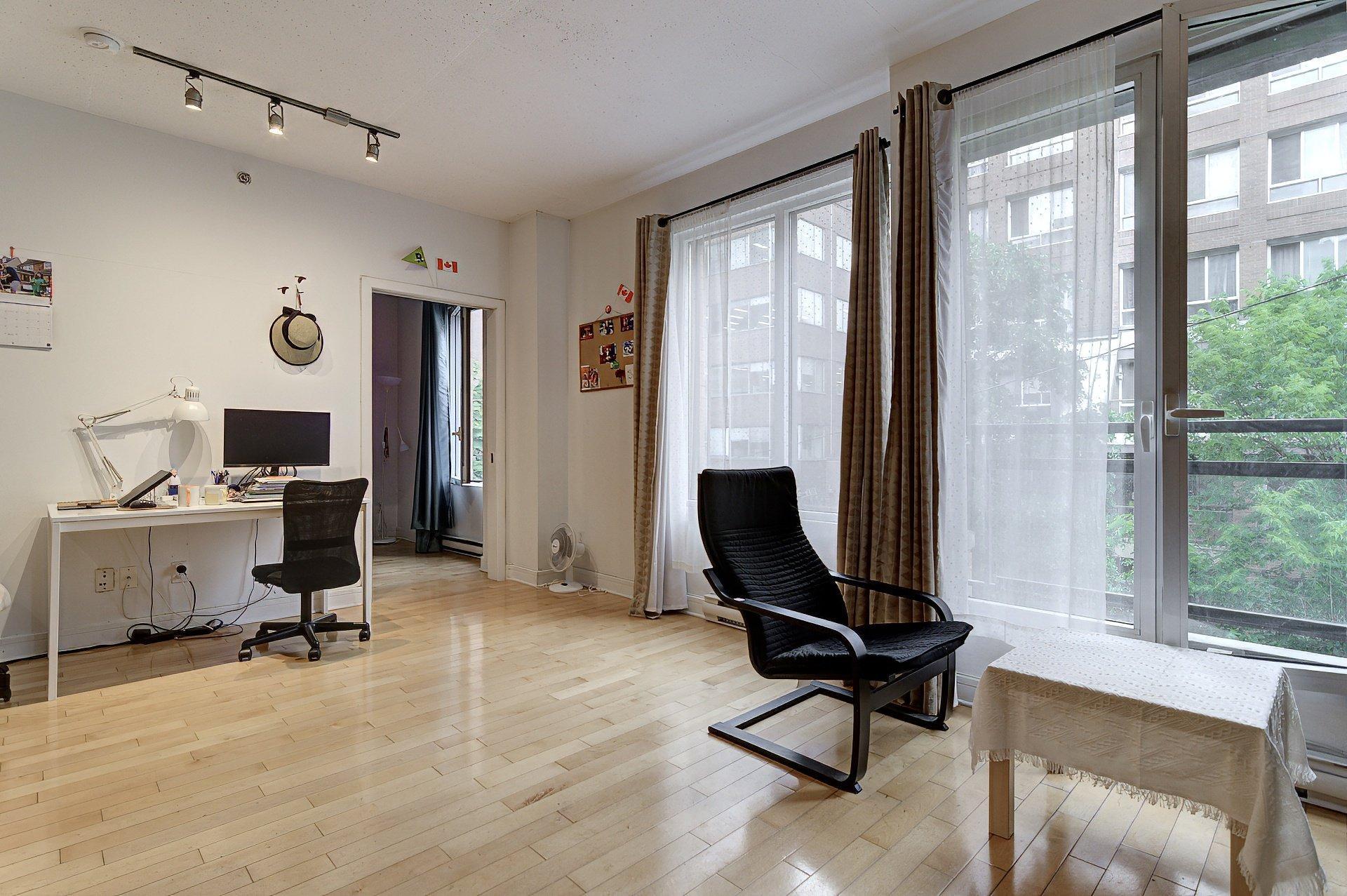 









1100


Rue Jeanne-Mance

, 306,
Montréal (Ville-Marie),




QC
H2Z1L7

