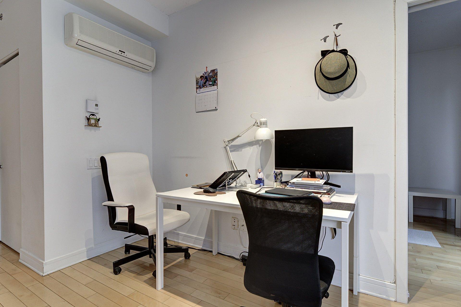 









1100


Rue Jeanne-Mance

, 306,
Montréal (Ville-Marie),




QC
H2Z1L7

