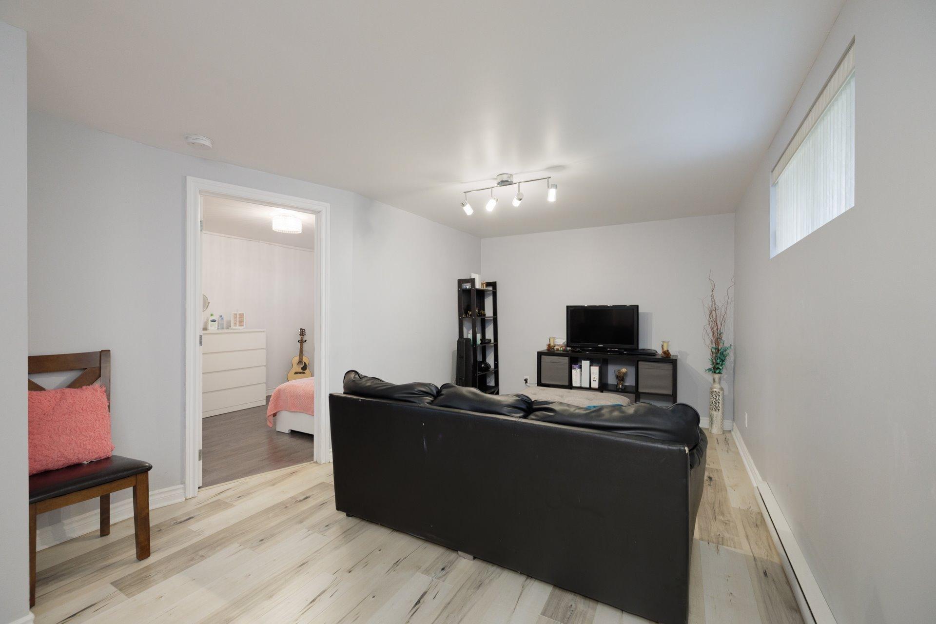 









507


Rue Rémillard

,
Laval (Auteuil),




QC
H7H3A8

