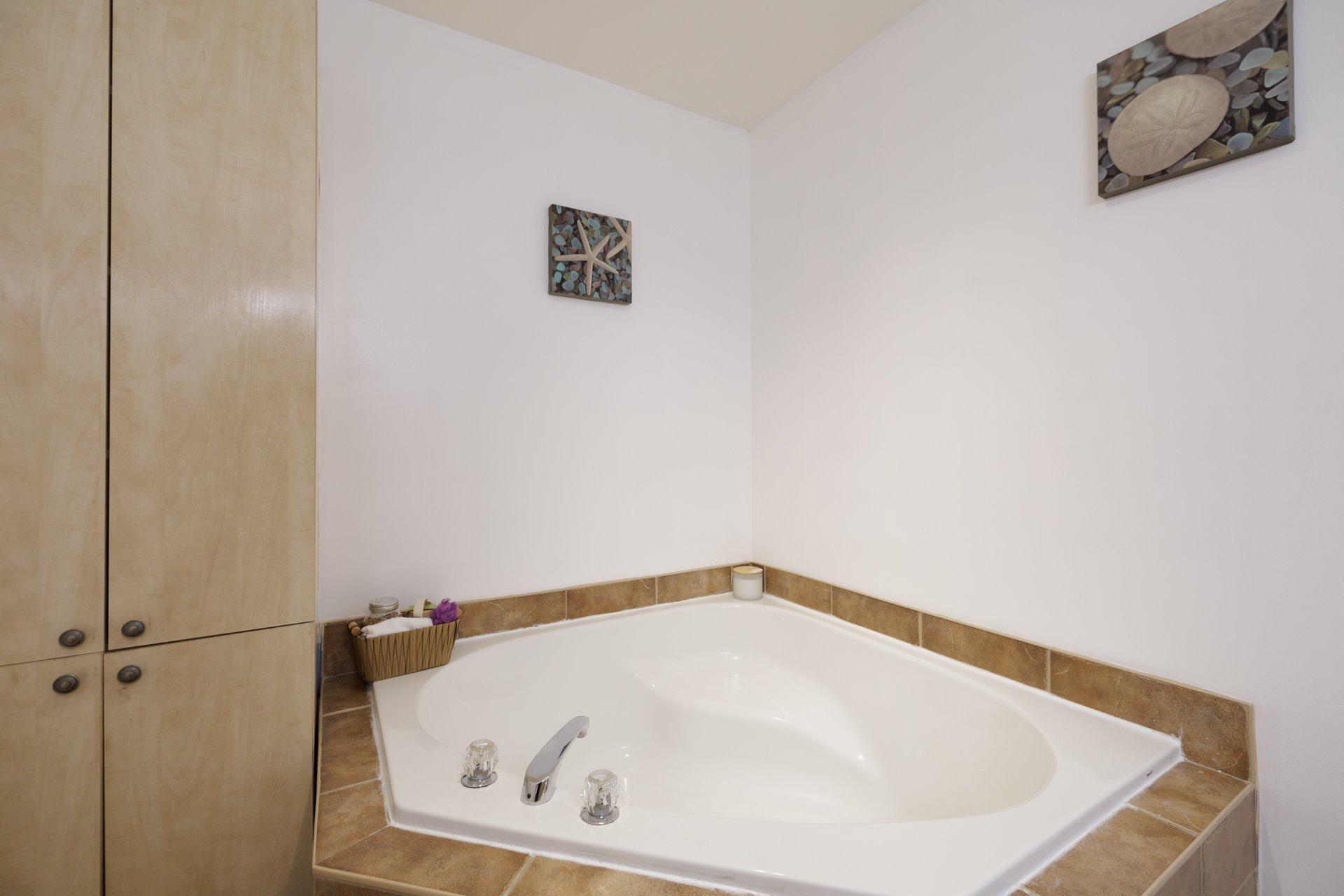 









507


Rue Rémillard

,
Laval (Auteuil),




QC
H7H3A8

