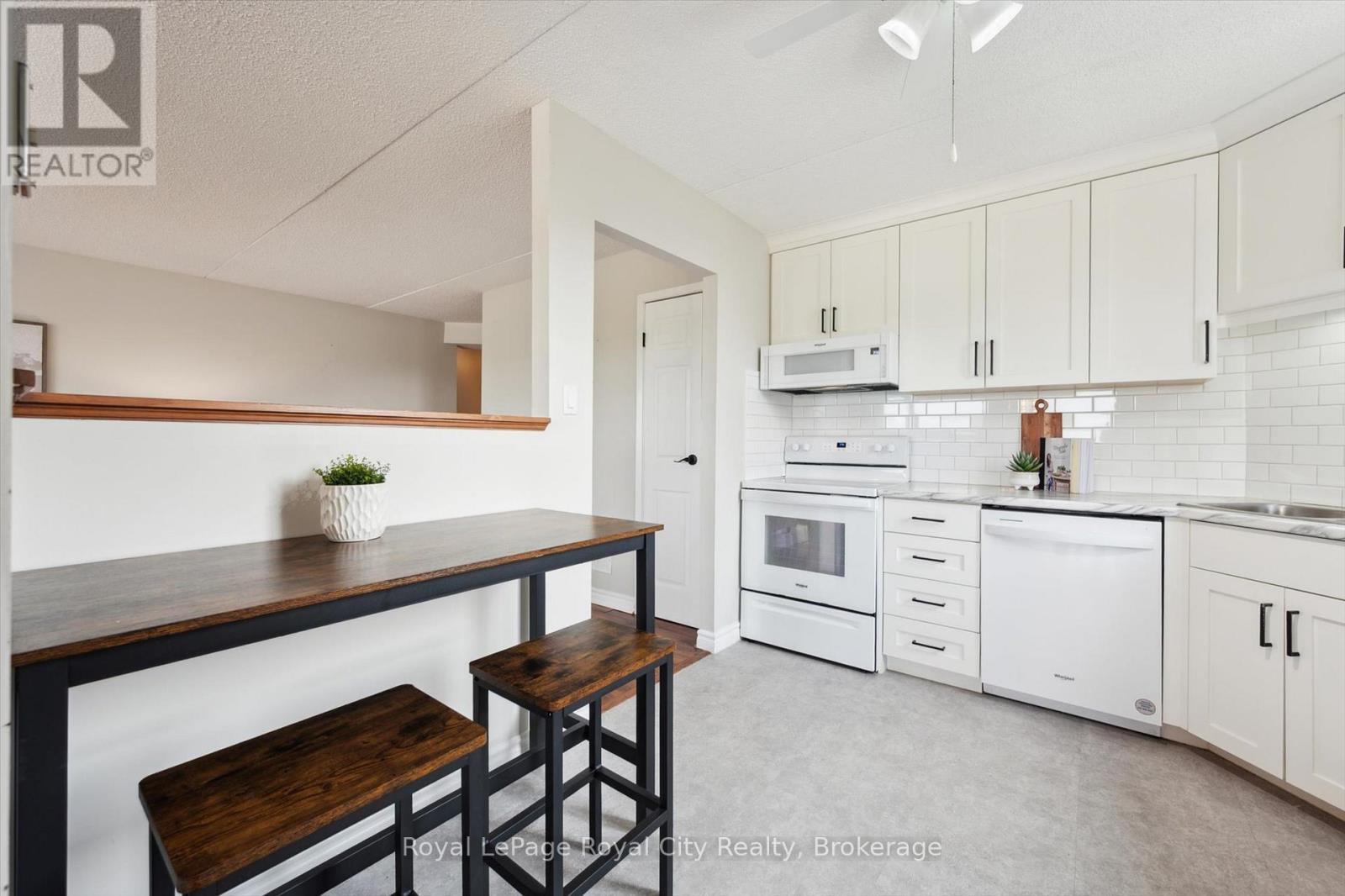 












501 - 22 MARILYN DRIVE

,
Guelph (Riverside Park),




Ontario
N1H7T1

