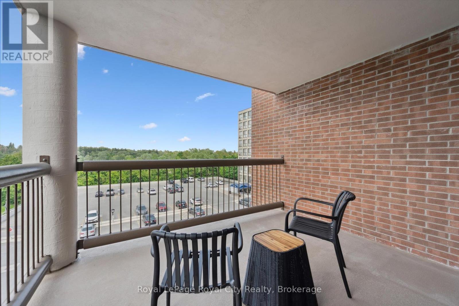 












501 - 22 MARILYN DRIVE

,
Guelph (Riverside Park),




Ontario
N1H7T1

