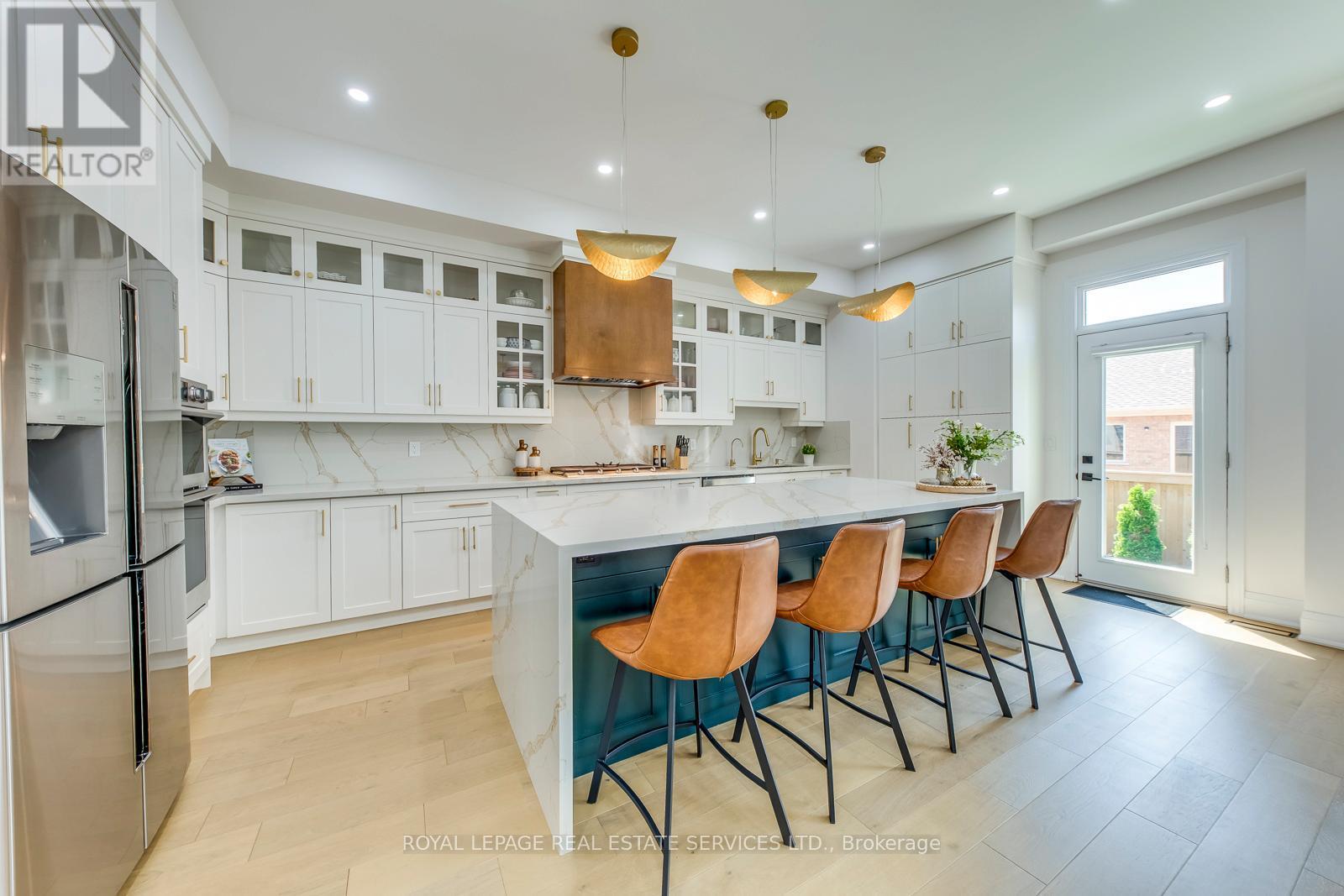 












3450 POST ROAD

,
Oakville,




Ontario
L6H0Y9


