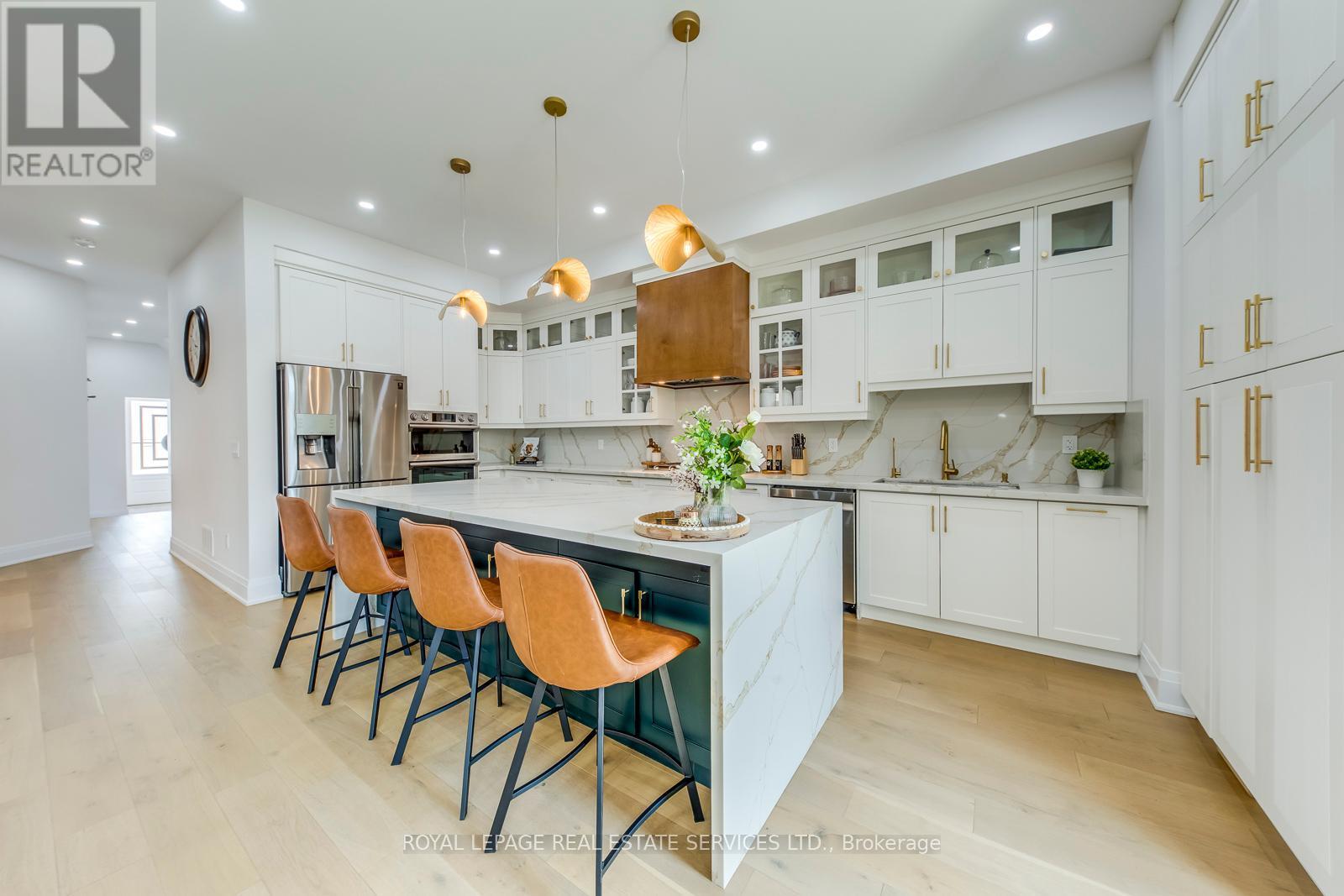 












3450 POST ROAD

,
Oakville,




Ontario
L6H0Y9

